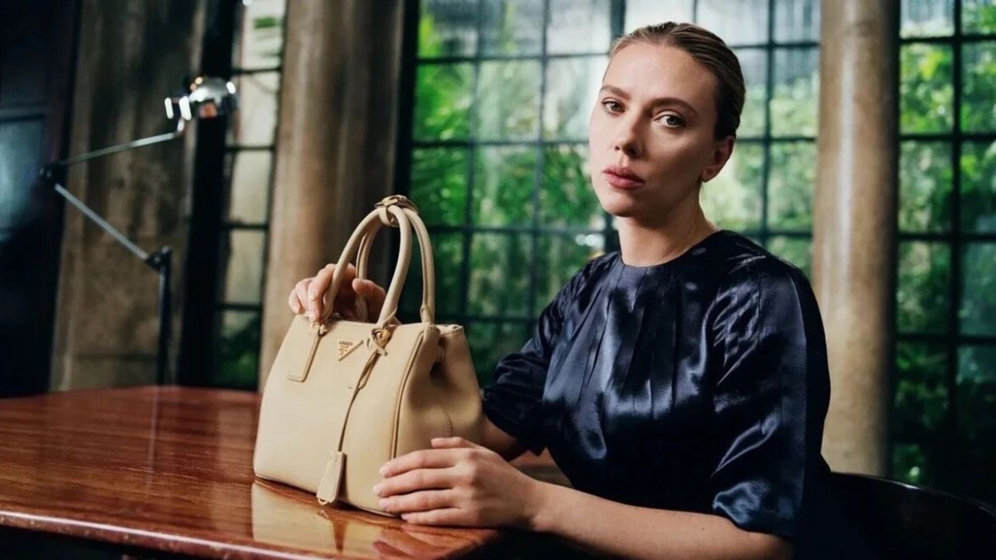 Йоргос Лантимос снял мини-фильм со Скарлетт Йоханссон для Prada