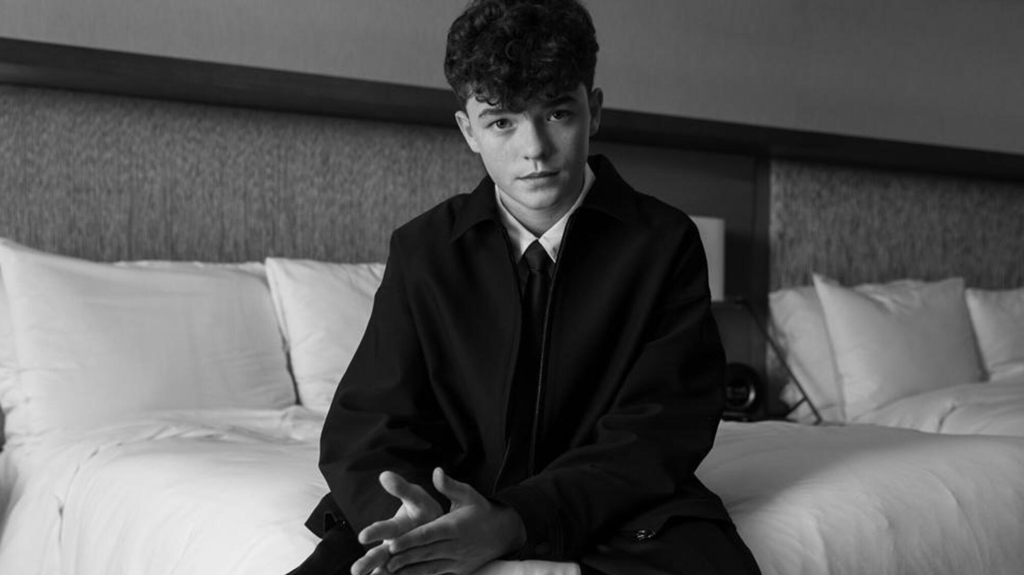 15-летний Оуэн Купер стал самым молодым лауреатом 'Эмми' и познакомился с Джилленголом