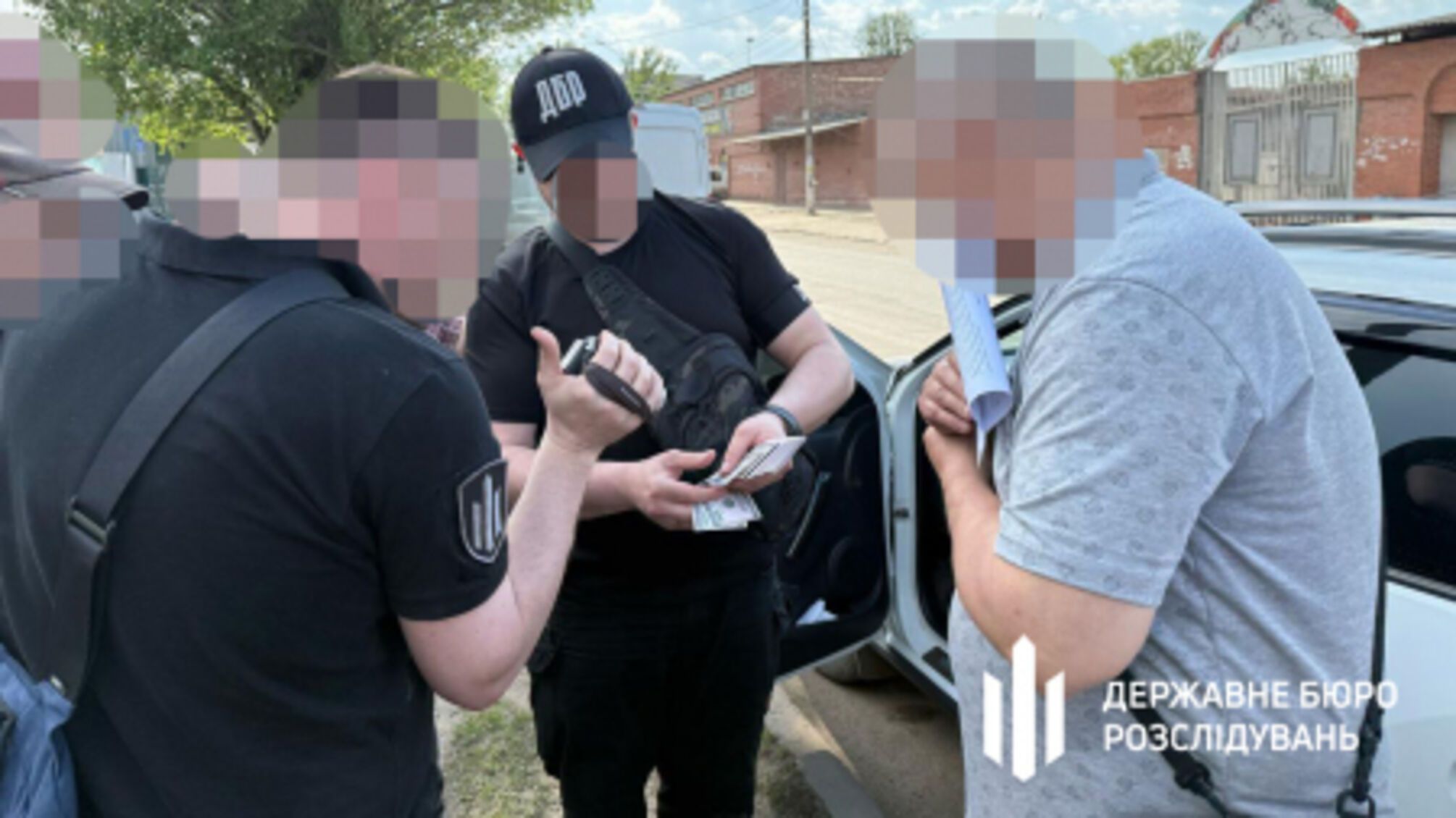 В Донецкой области будут судить полицейского и эксвоенного, которые зарабатывали на поддельных военных документах