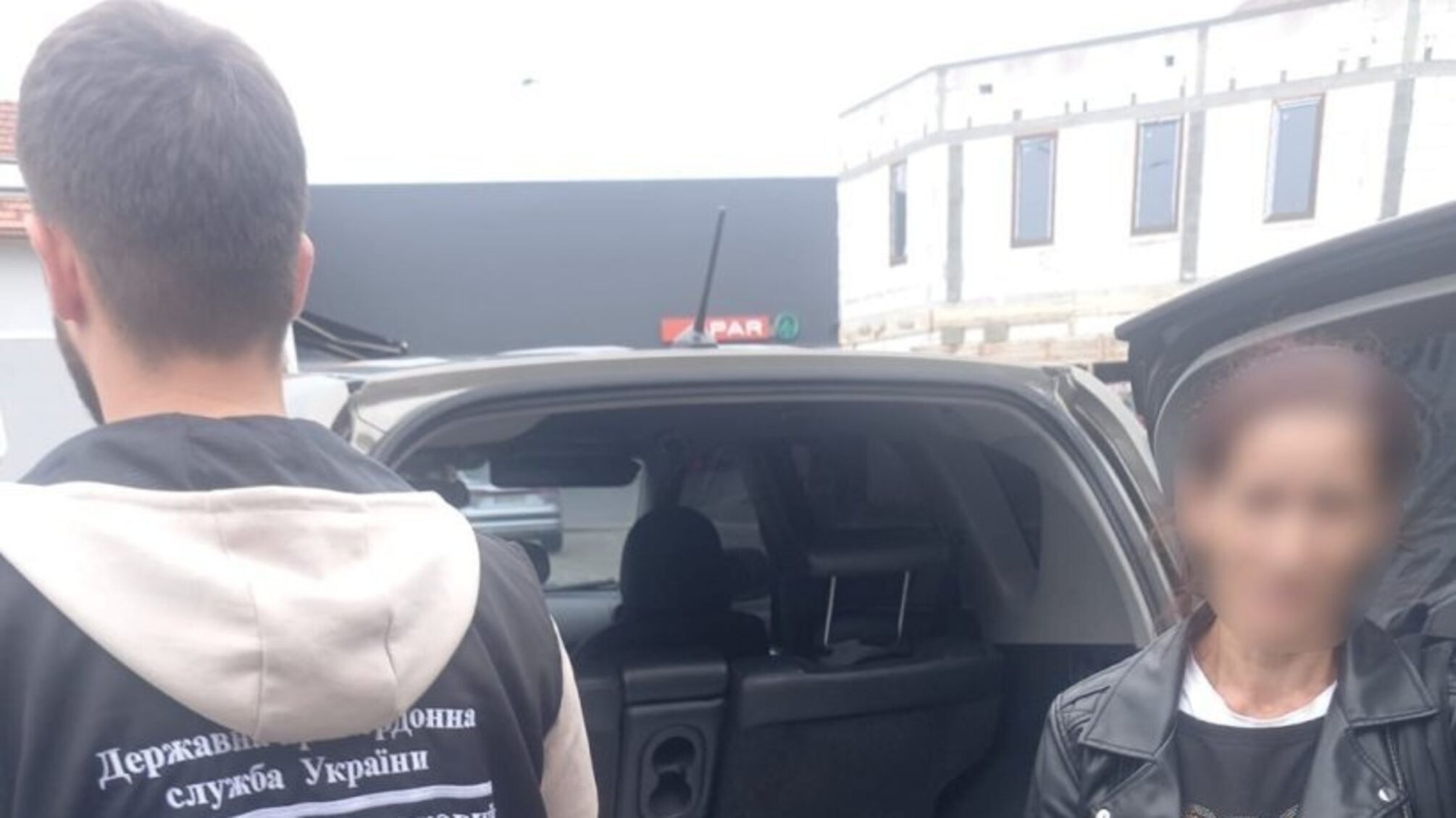 Викрито схему переправлення чоловіків за кордон, якою керували з СІЗО