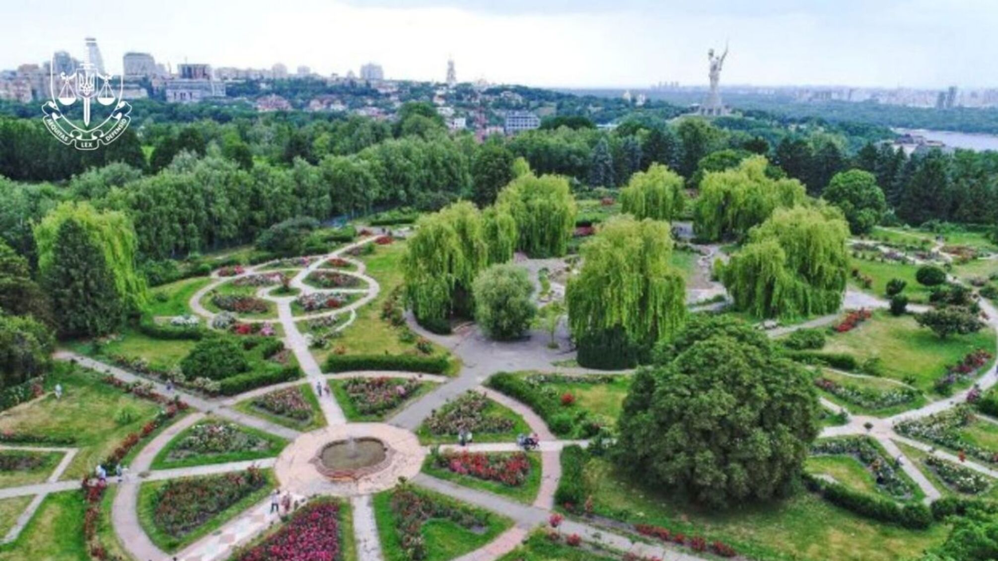 Висновки Держаудитслужби та прокуратури збігаються: через угоду із забудовником столичний ботсад може втратити частину землі