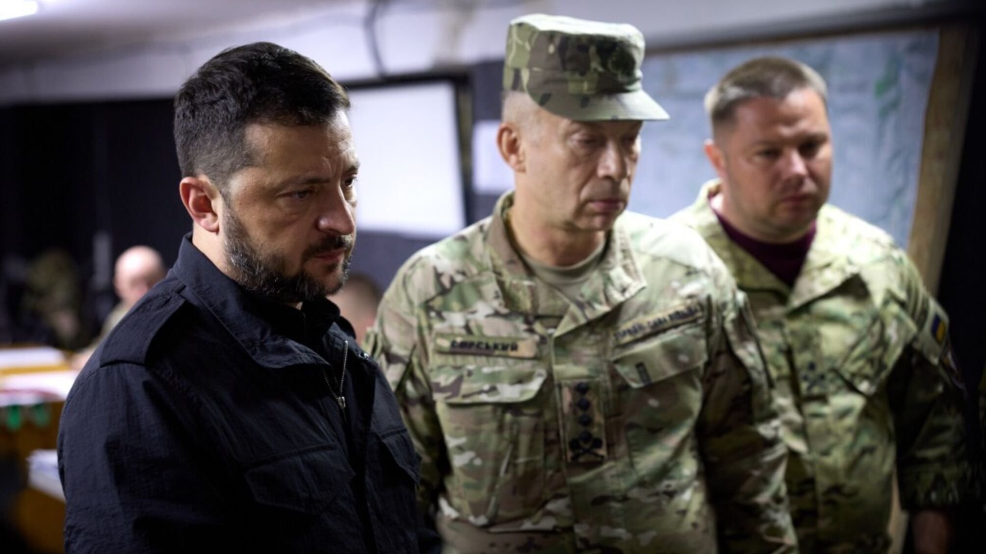 Президент Зеленський поїхав на фронт та зустрівся з воїнами на передовій