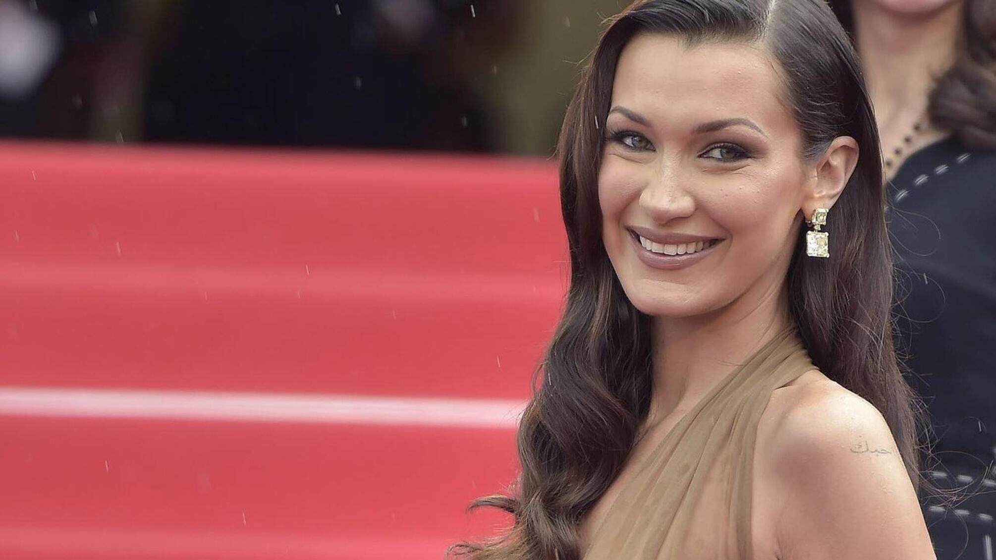 Модель на межі: Белла Хадід опублікувала важкі кадри лікування