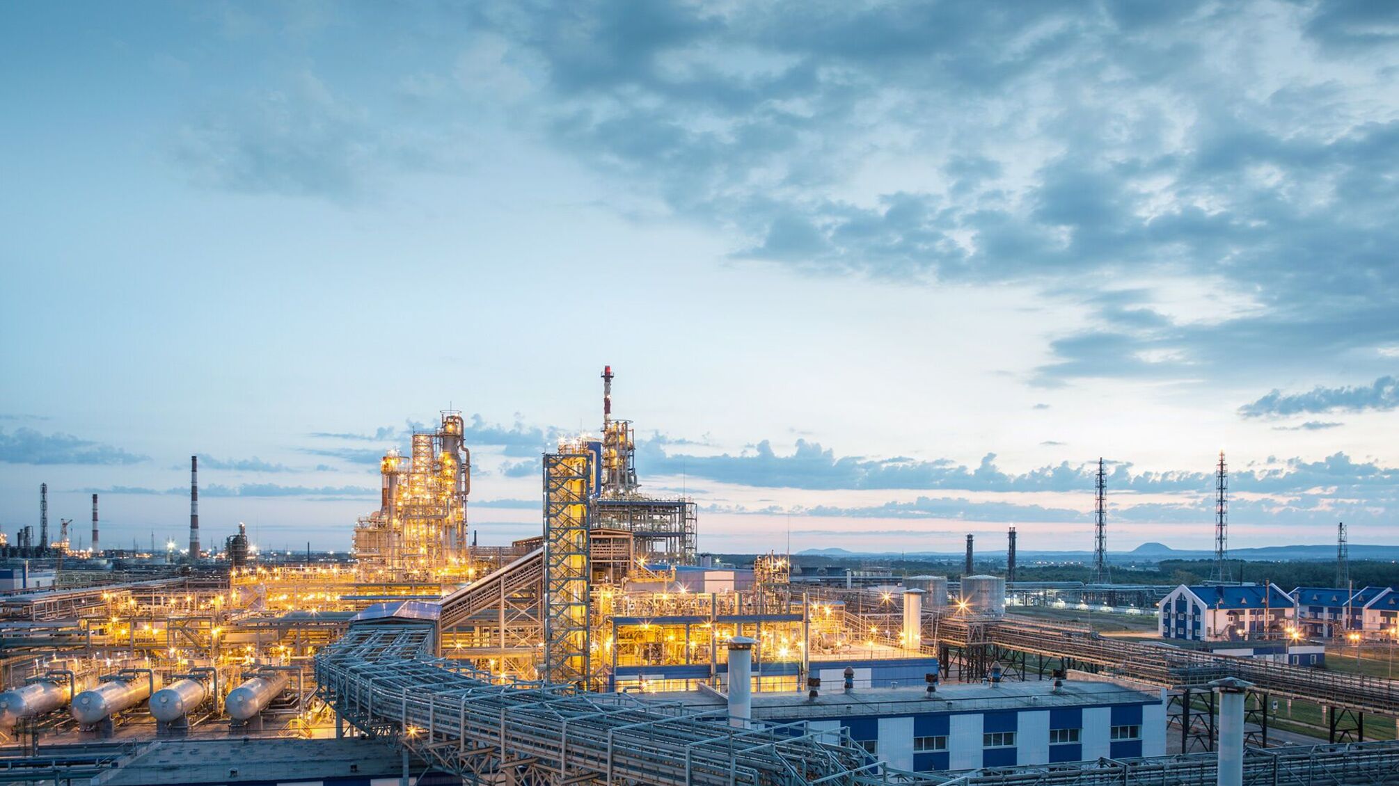 ВСУ нанесли удар по ключевому нефтеперерабатывающему заводу в Волгоградской области