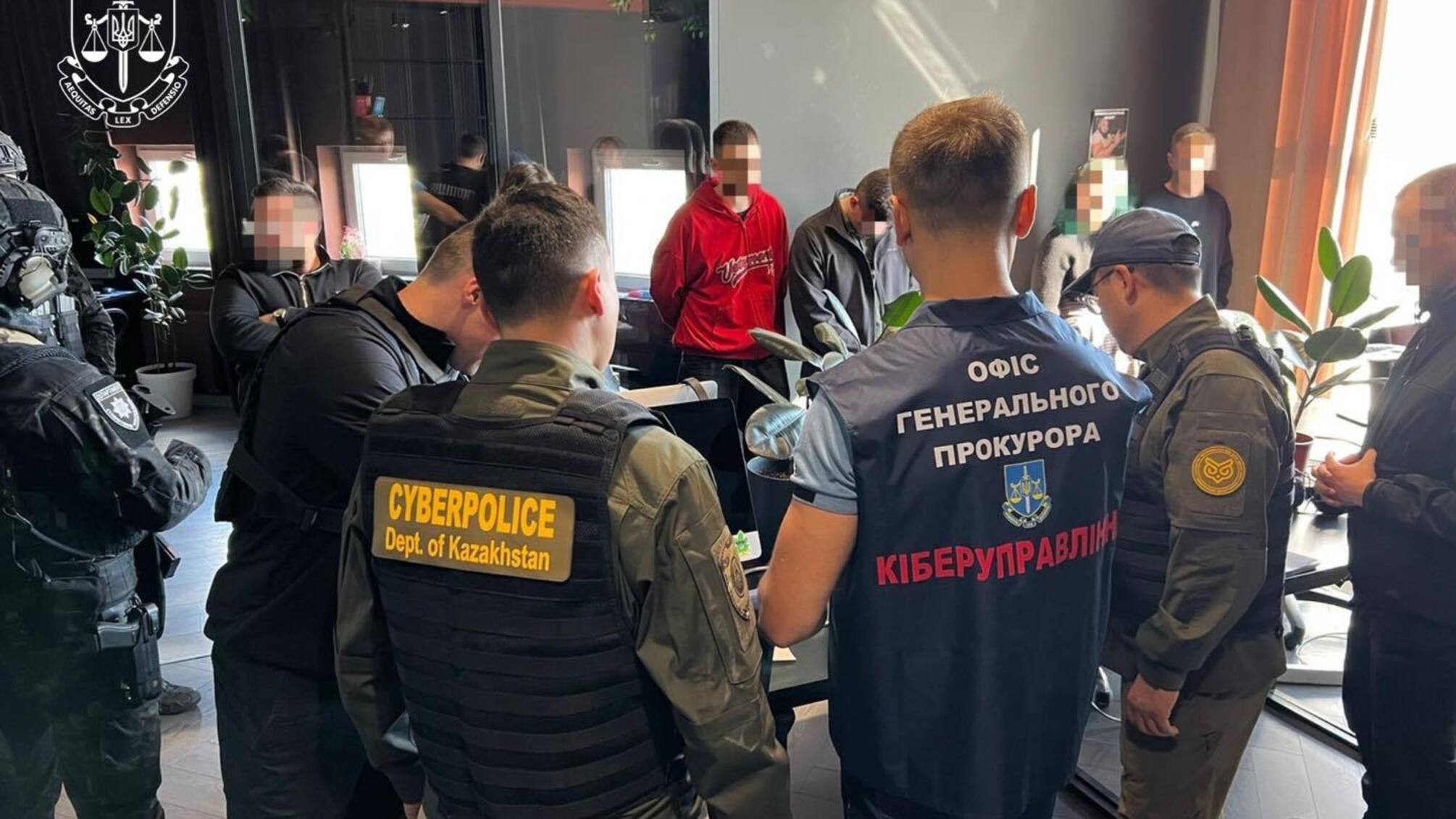 В Украине разоблачили мошеннический call-центр, который обманул тысячи иностранцев