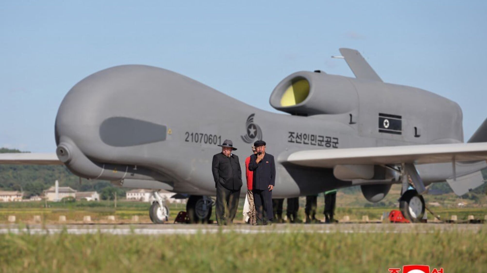 Reuters: КНДР представила ударні дрони розміром із пасажирський літак