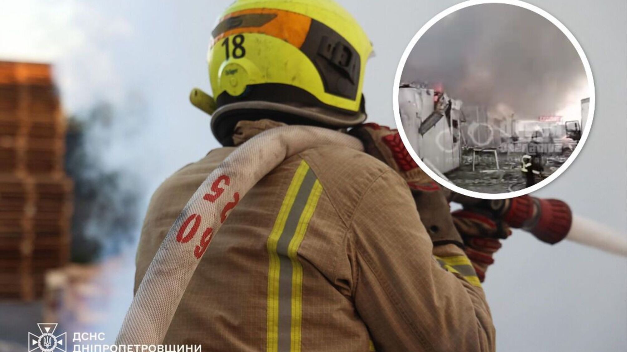 Ракети влучили по складу АТБ, спричинивши масштабну пожежу, дим від якої видно по всьому місту