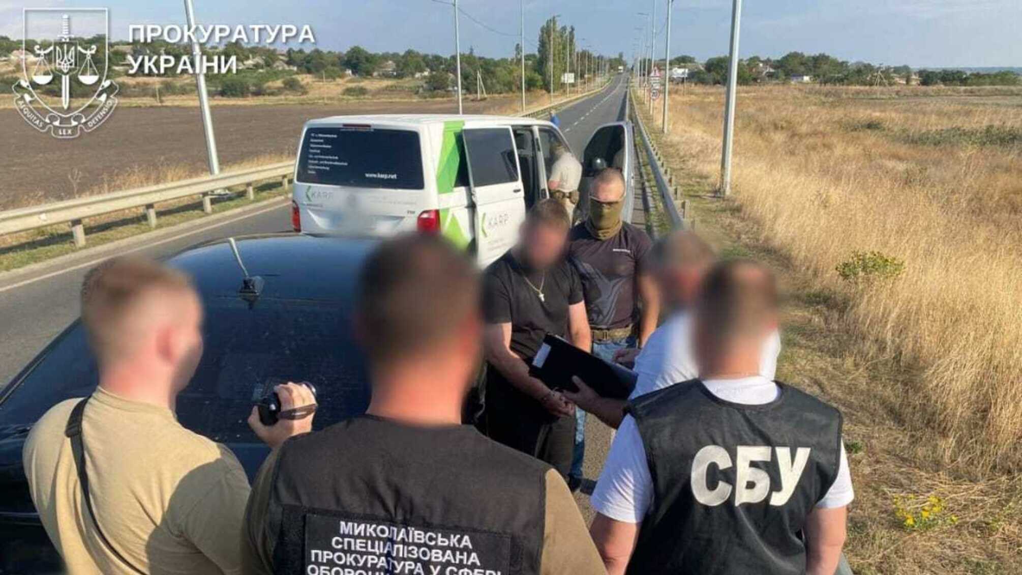 На Миколаївщині поліцейського спіймали на хабарі $2000 за 'звільнення' від мобілізації