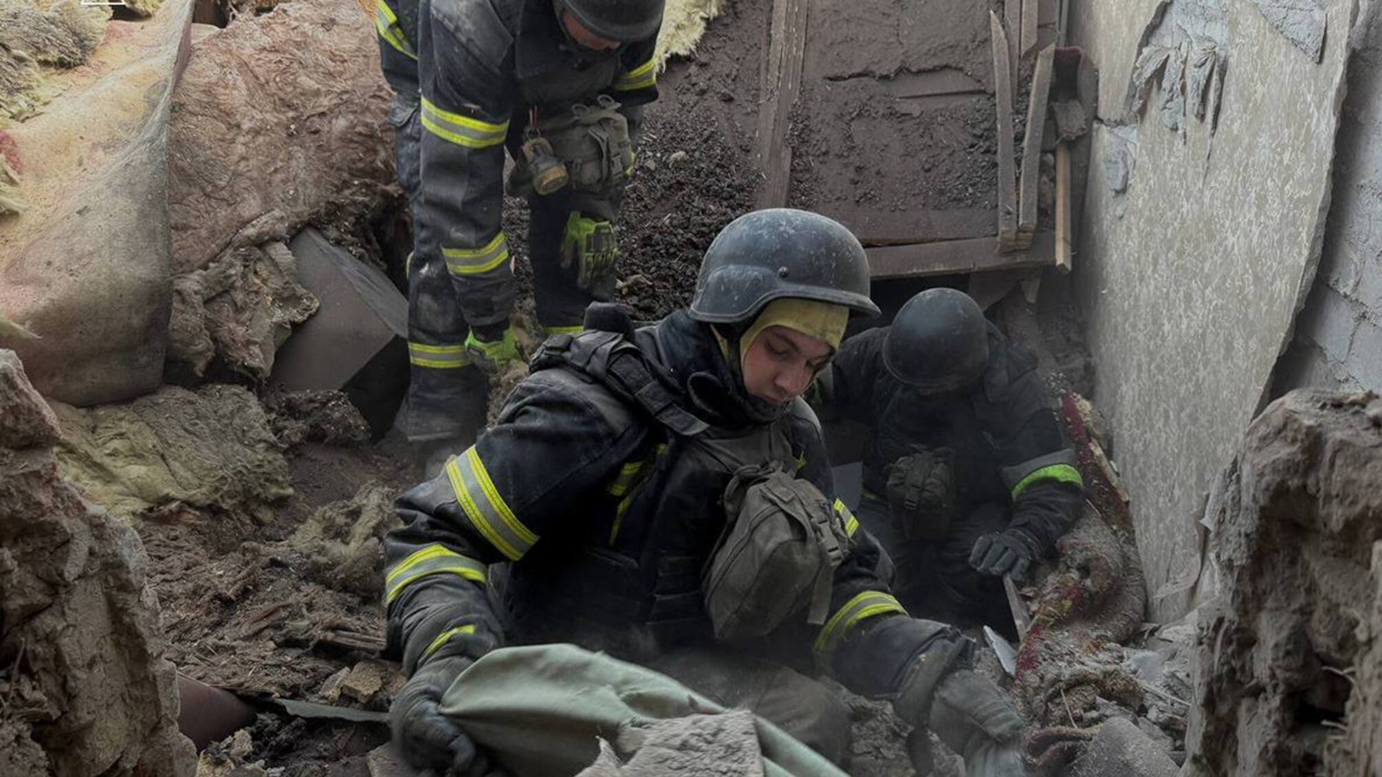 Росія атакувала Запоріжжя авіабомбами, Суми — шахедами: є загиблі та поранені (фото)