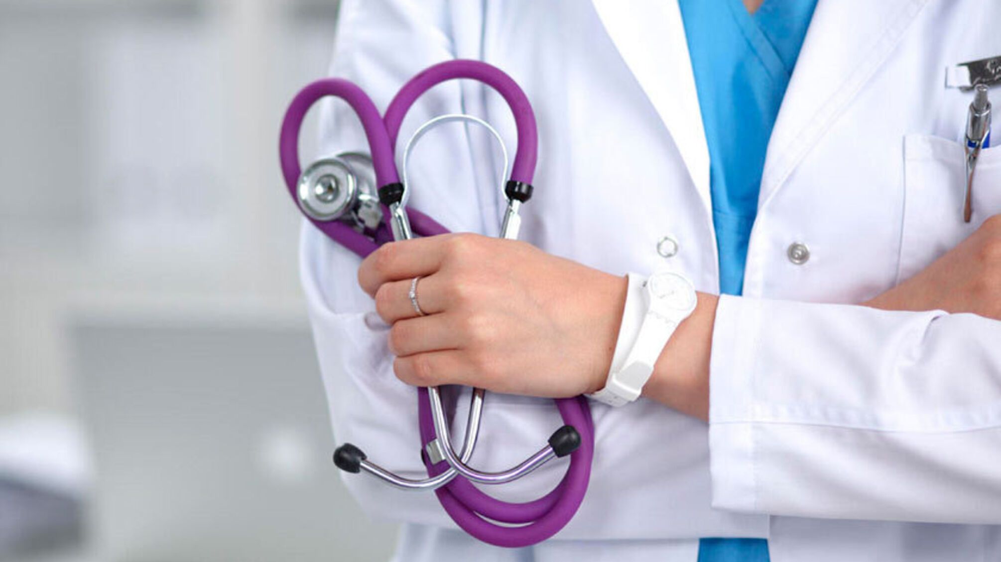 На Київщині посадовицю медзакладу судитимуть за зловживання службовим становищем під час закупівлі ліків