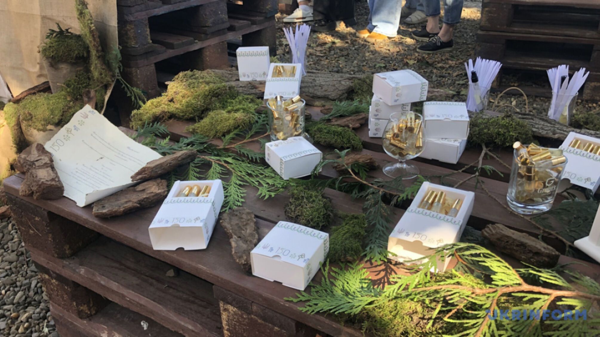 От лекций к ароматам: Черновицкий университет презентовал духи к 150-летию