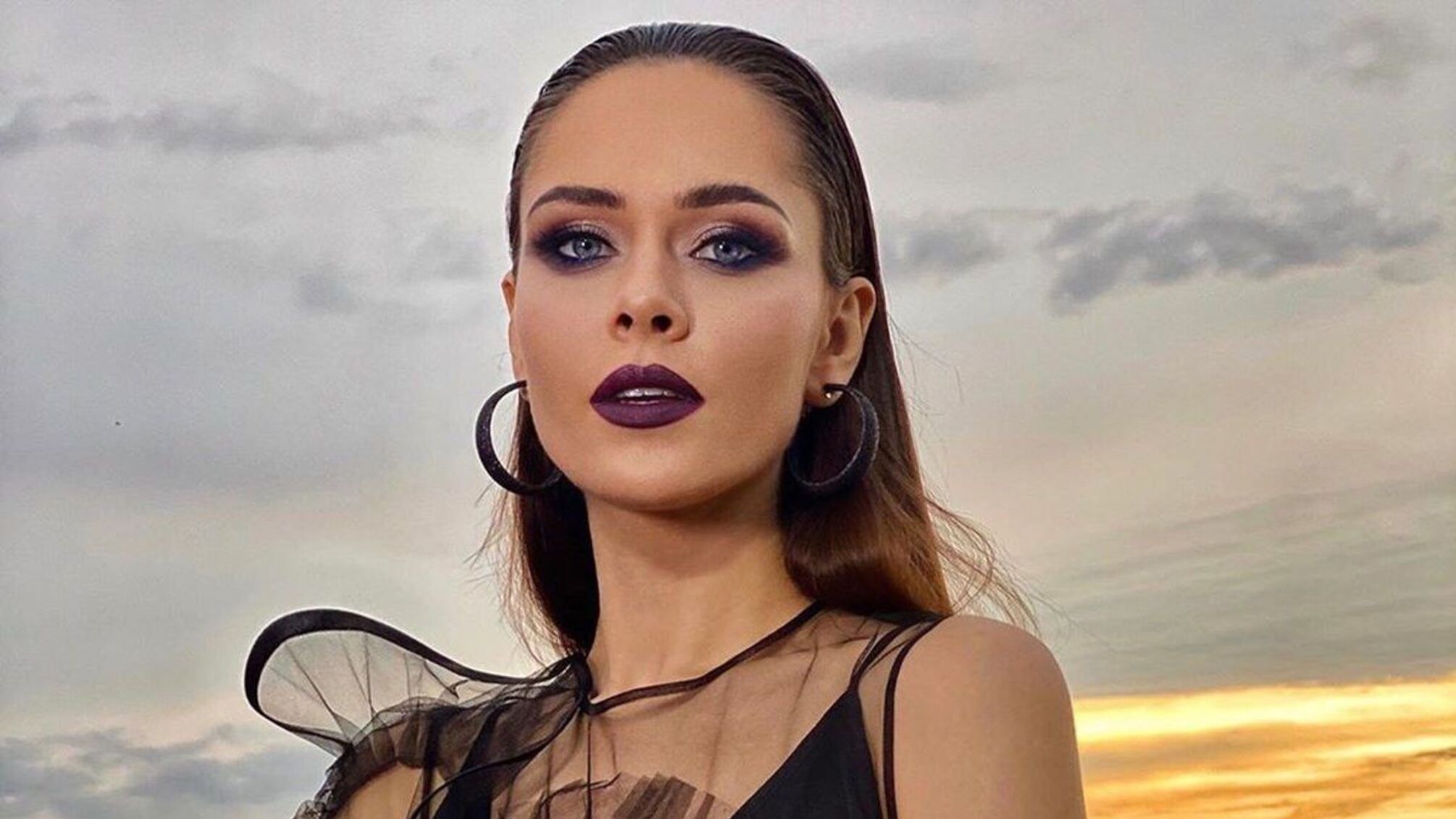 The Hardkiss показали сюрреалістичний космос і самотність у новому відео Tenderness