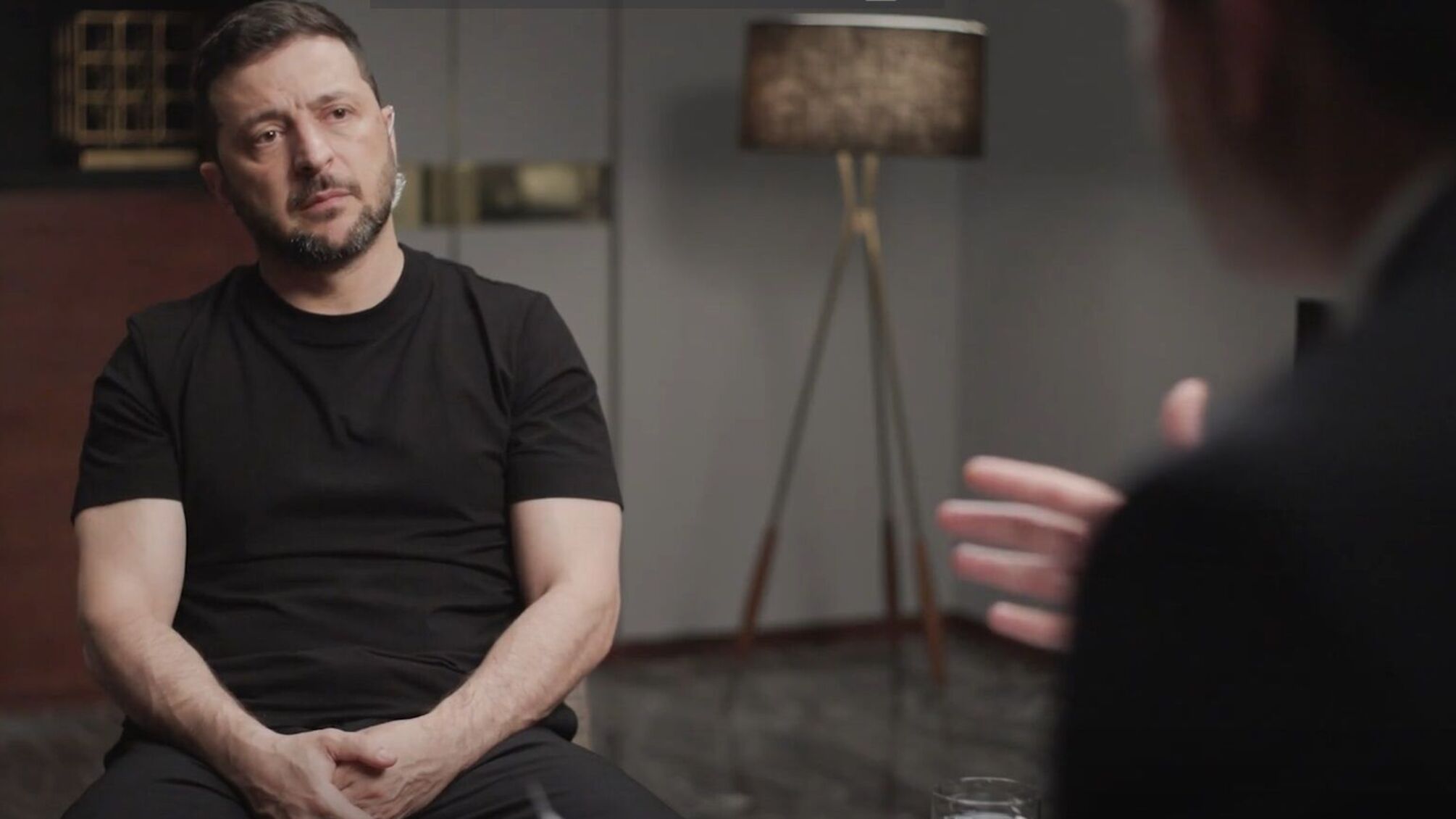 Безопасность и Конституция усложняют выборы, но они возможны.