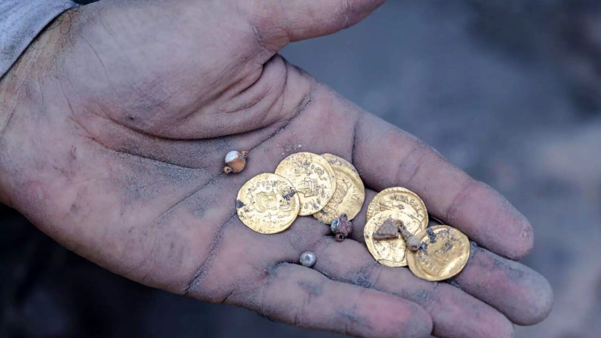 В Ізраїлі знайшли скарб візантійської доби з майже сотнею золотих монет