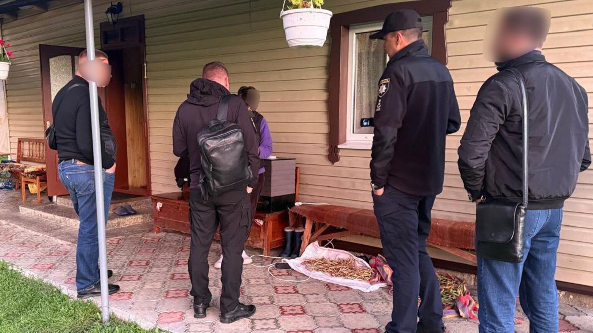 На Прикарпатье раскрыта группировка, незаконно регистрировавшая государственные участки