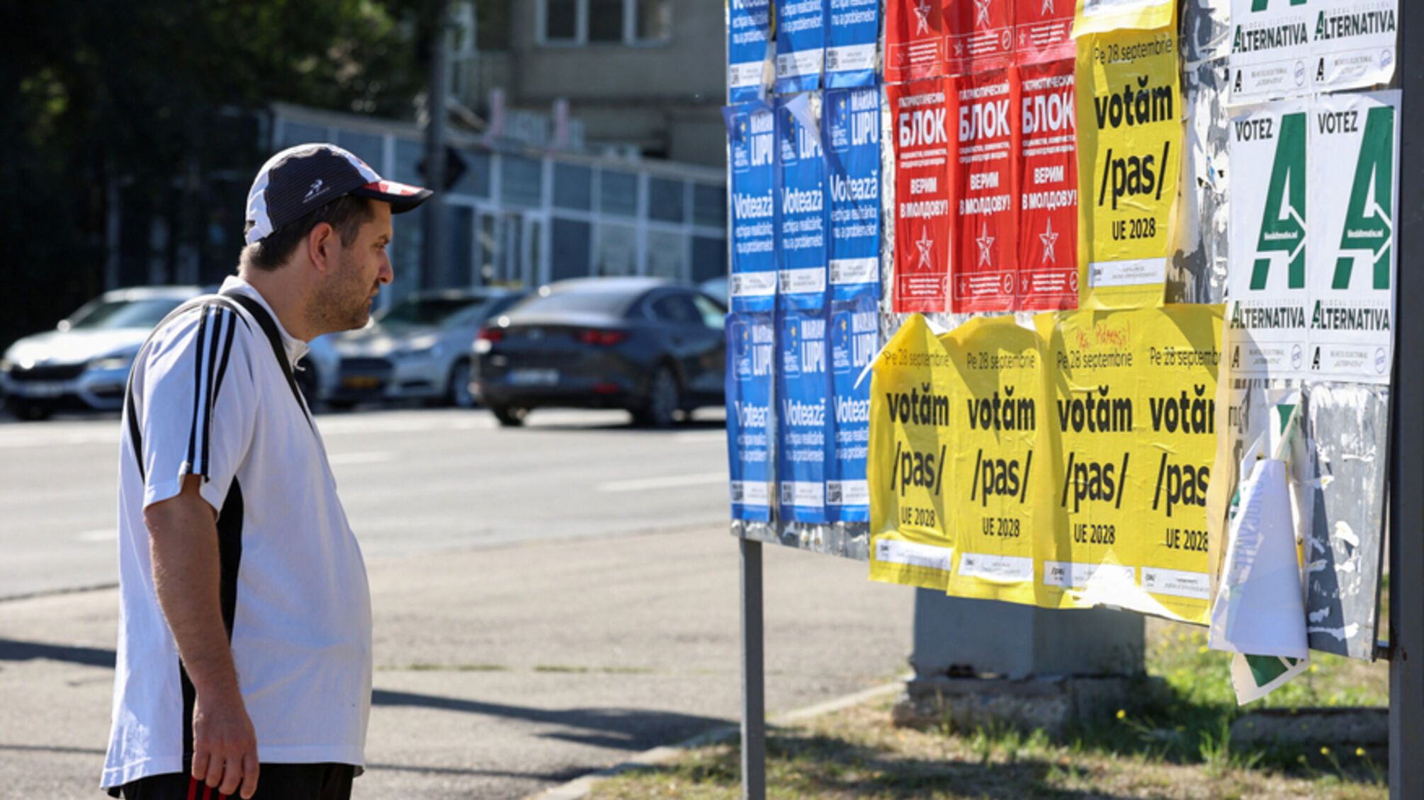 Кремль использует 'иностранных наблюдателей' для давления на парламентские выборы в Молдове
