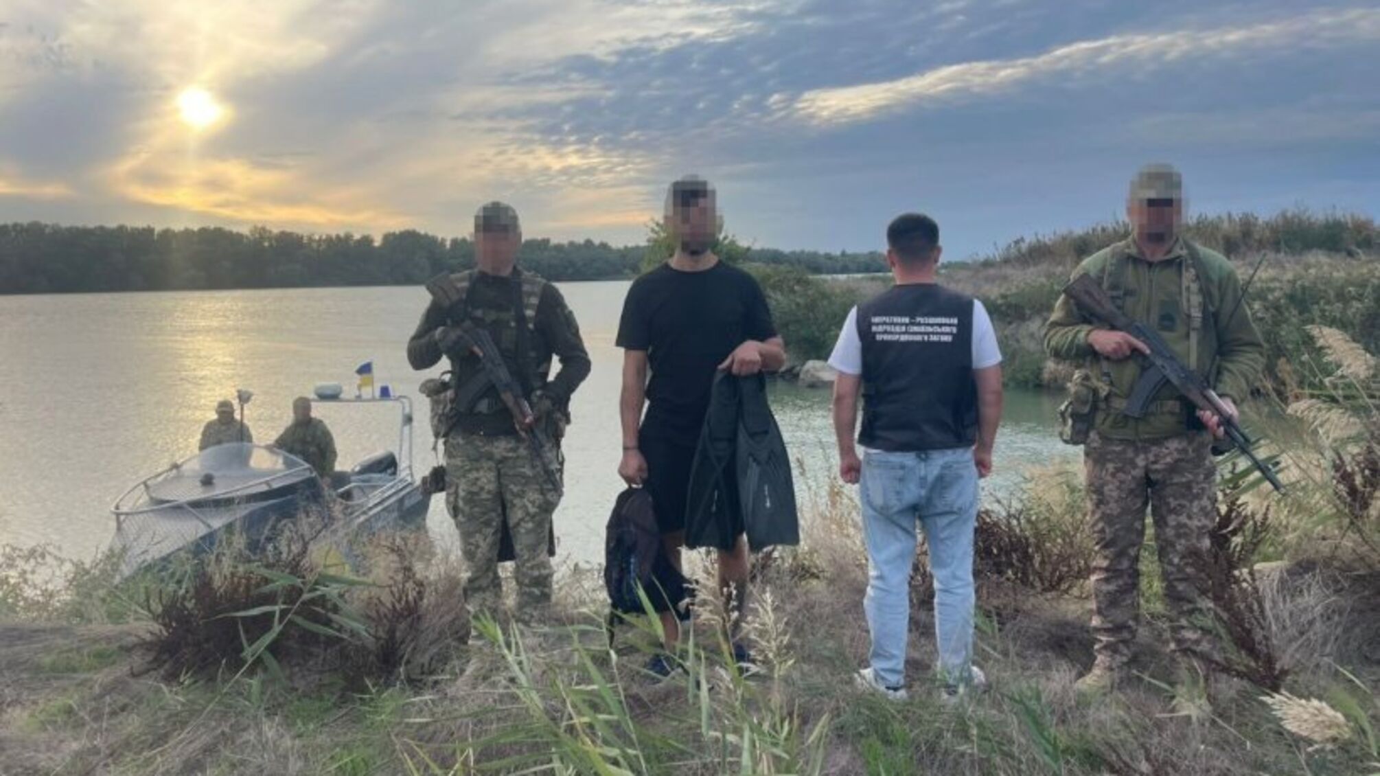 На Одещині чоловік у ластах намагався втекти до Румунії, маскуючись під рибалку