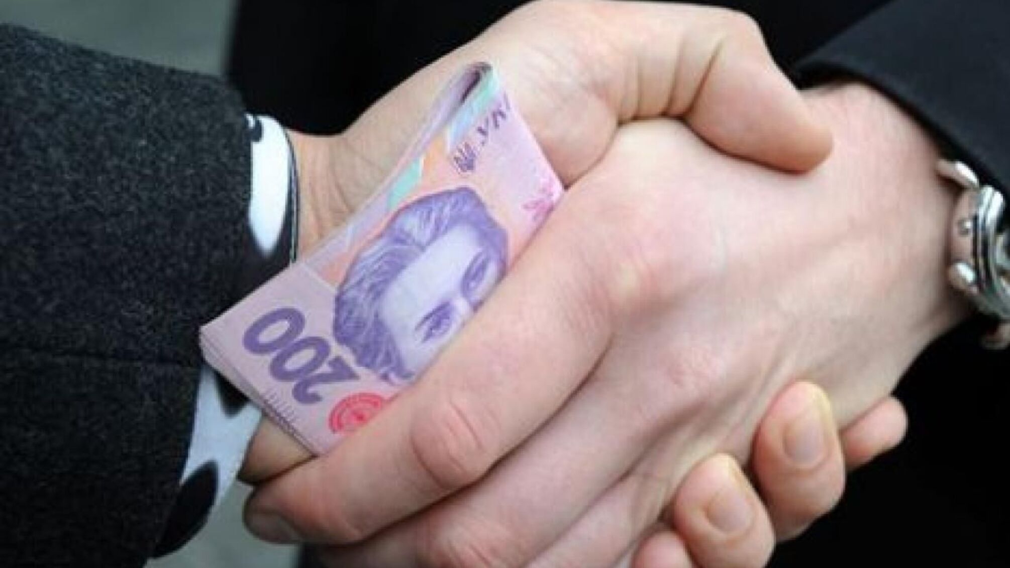 В Тернопольской области пассажир пытался откупиться от ТЦК: предложил патрульным 200 долларов