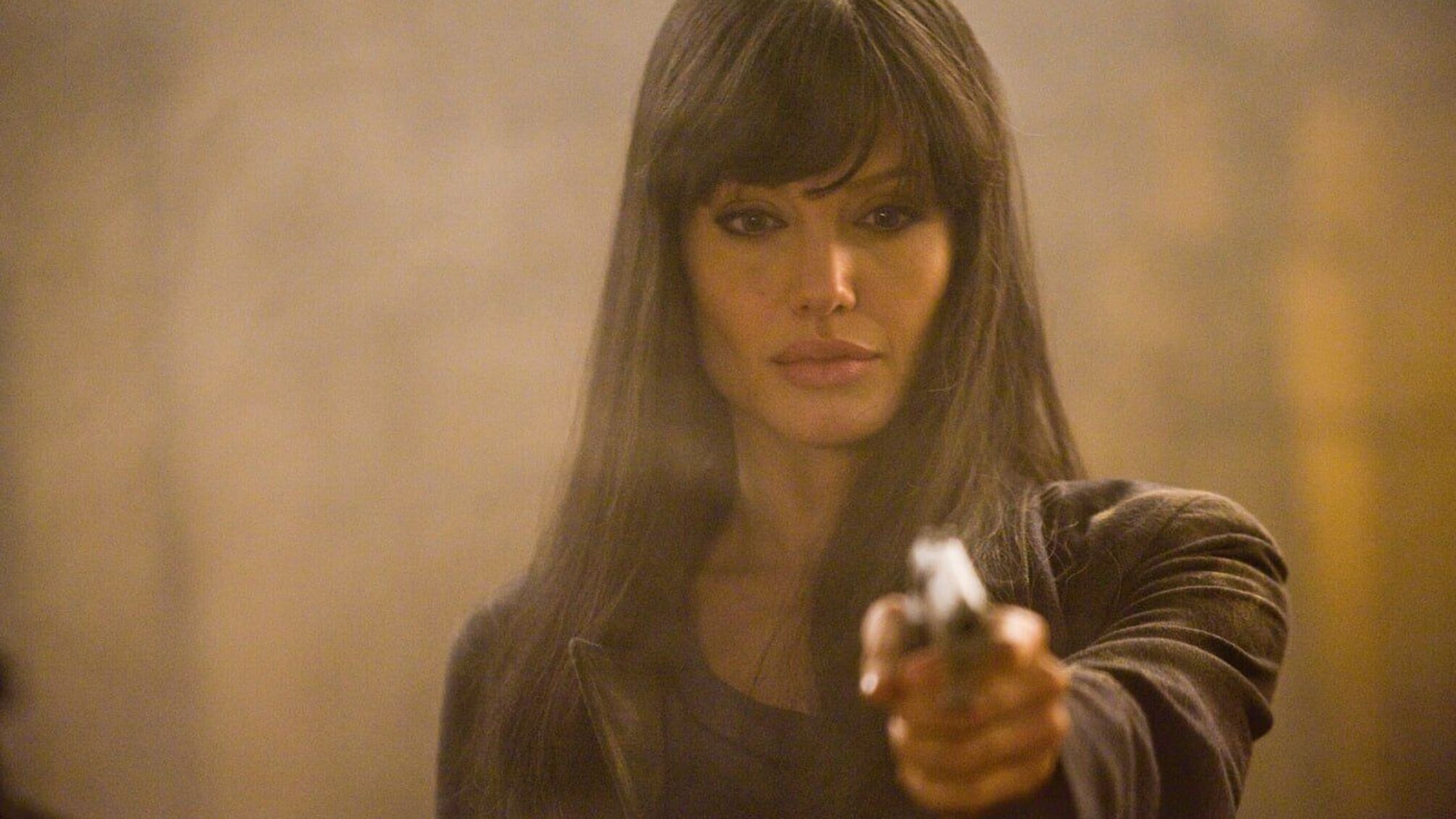 Анджелина Джоли, Эйми Лу Вуд и Джейсон Сигел снимутся в экранизации романа Бакмана 'Творожные люди'