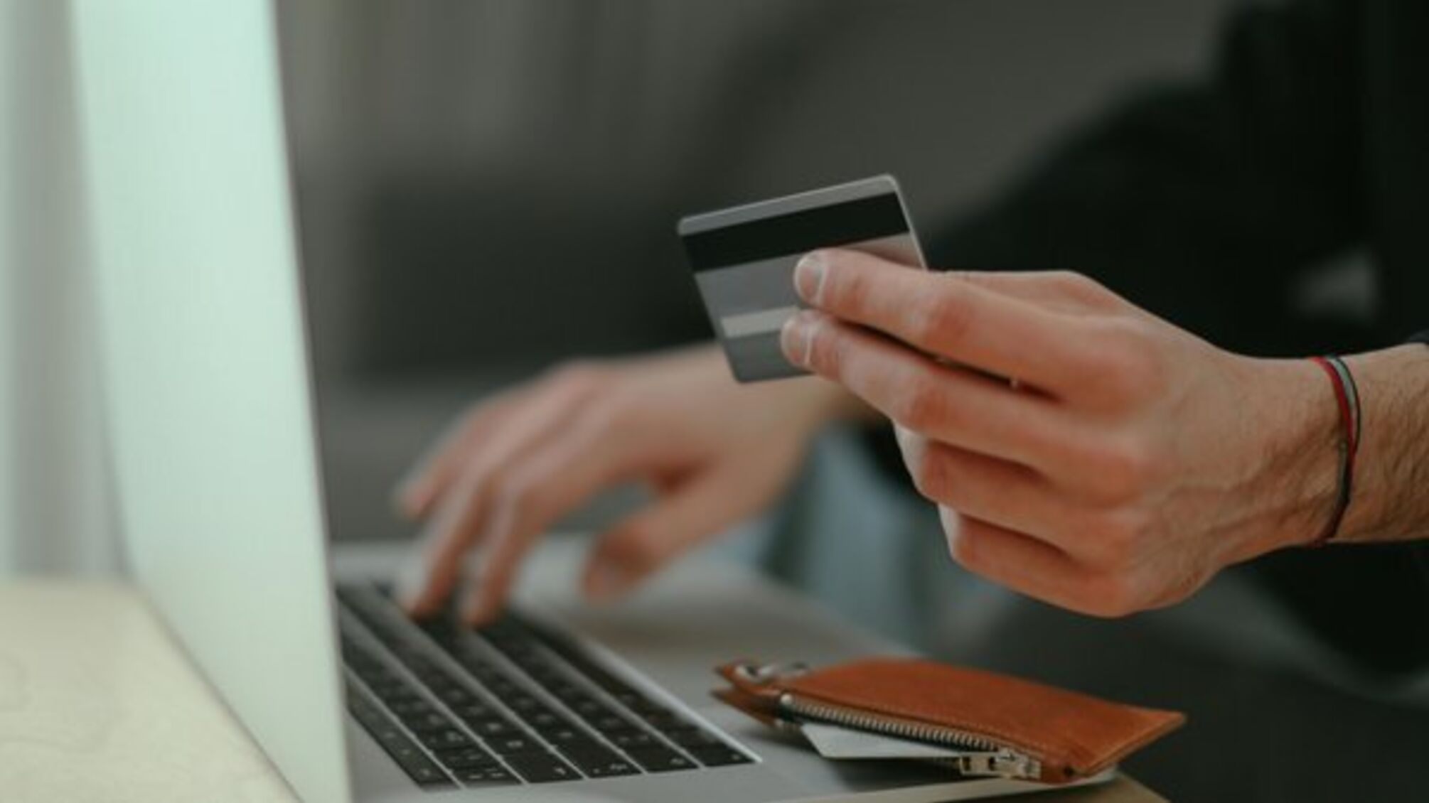 У Польщі затримали групу телефонних шахраїв, серед яких українці, які викрали понад 400 тис. злотих