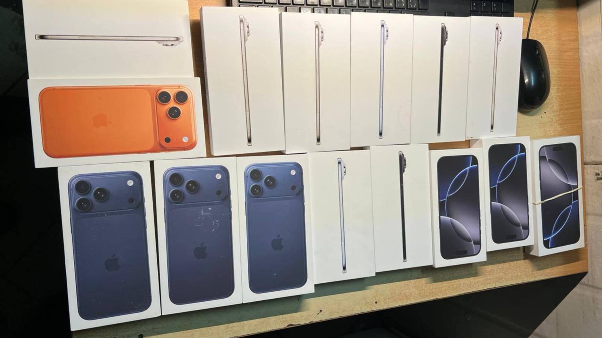 Таможенники задержали партию iPhone на 1,5 млн грн в Шегинях