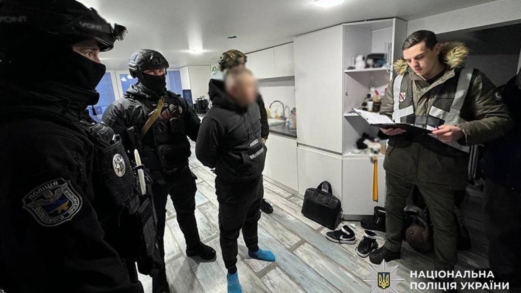 Нацполіція викрила шахраїв, які ошукали іноземців майже на 3 млн грн через фішингові call-центри