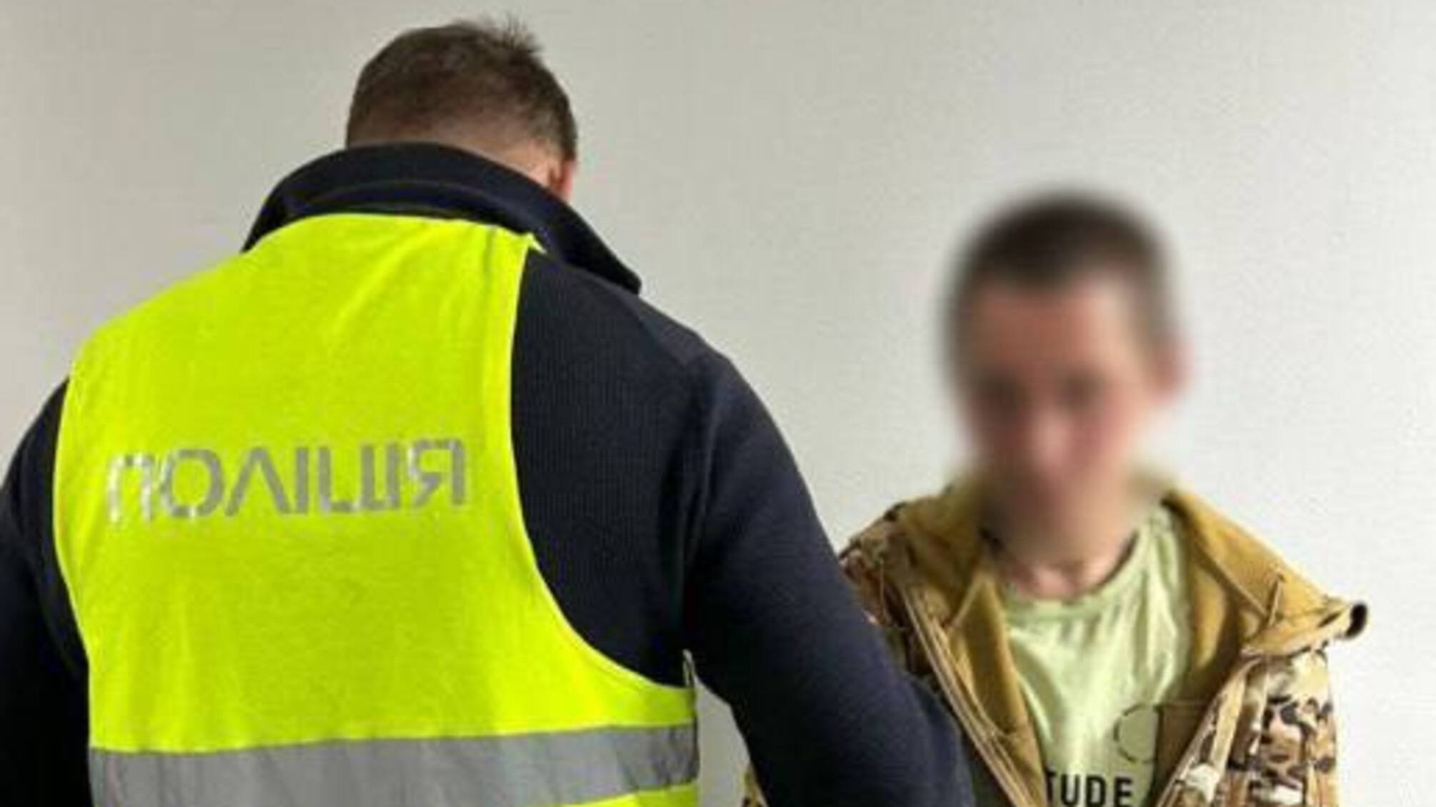 Грабитель вырвал из рук раненого военного 5 000 гривен