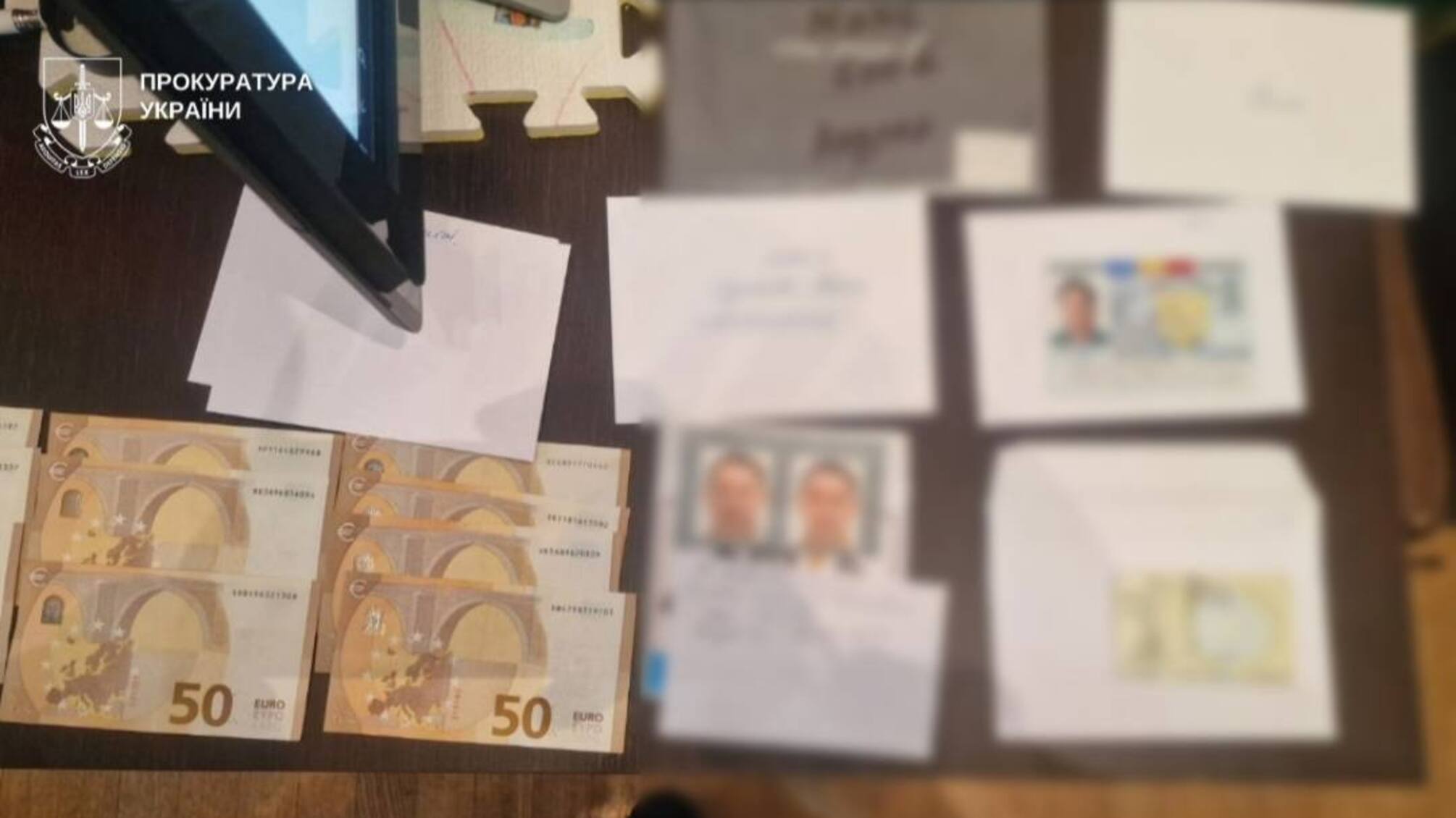 На Буковине разоблачили группу, которая зарабатывала на поддельных документах: легализовали более 2 млн грн