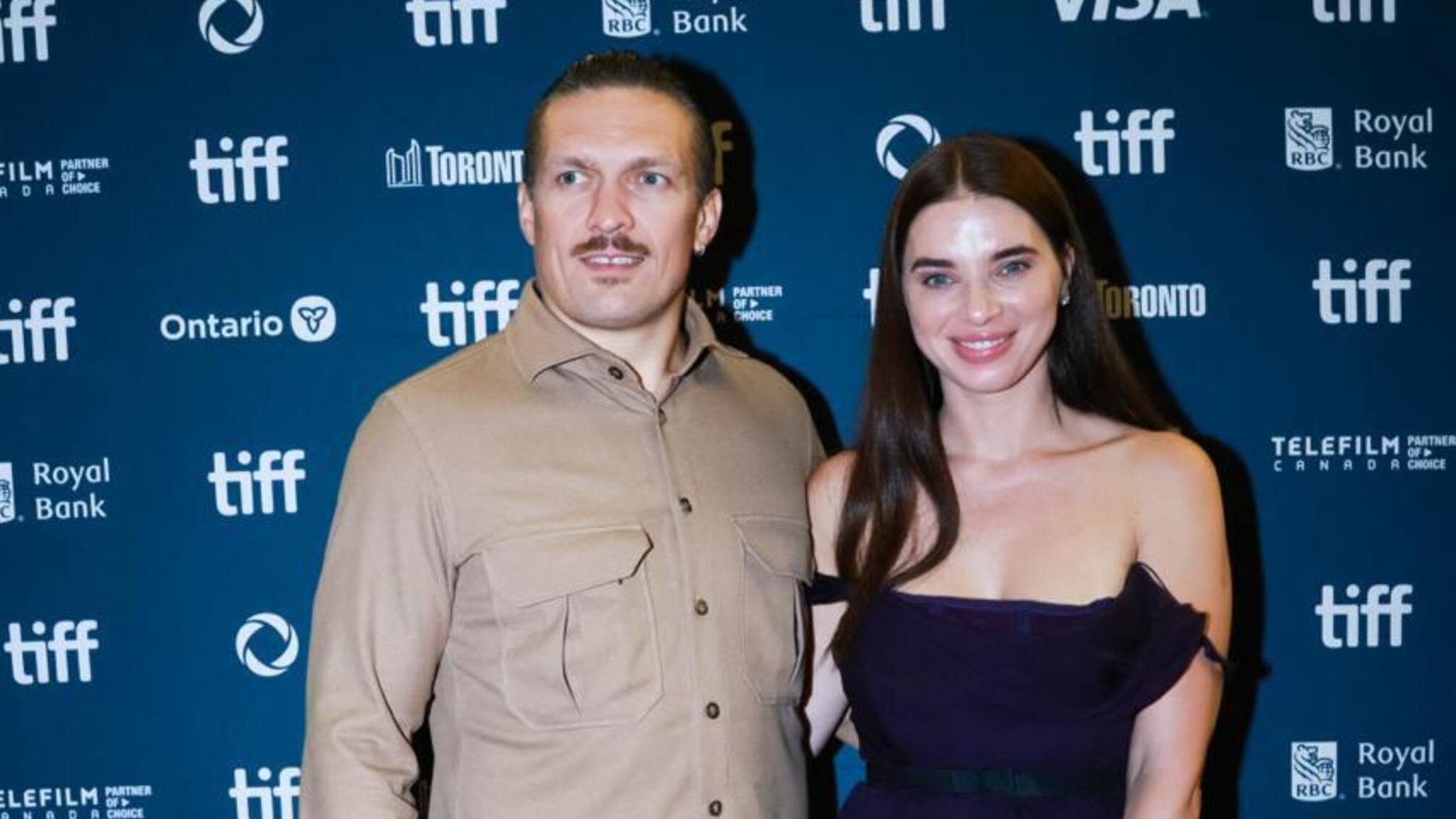 Усик с женой на премьере 'Несокрушимого'