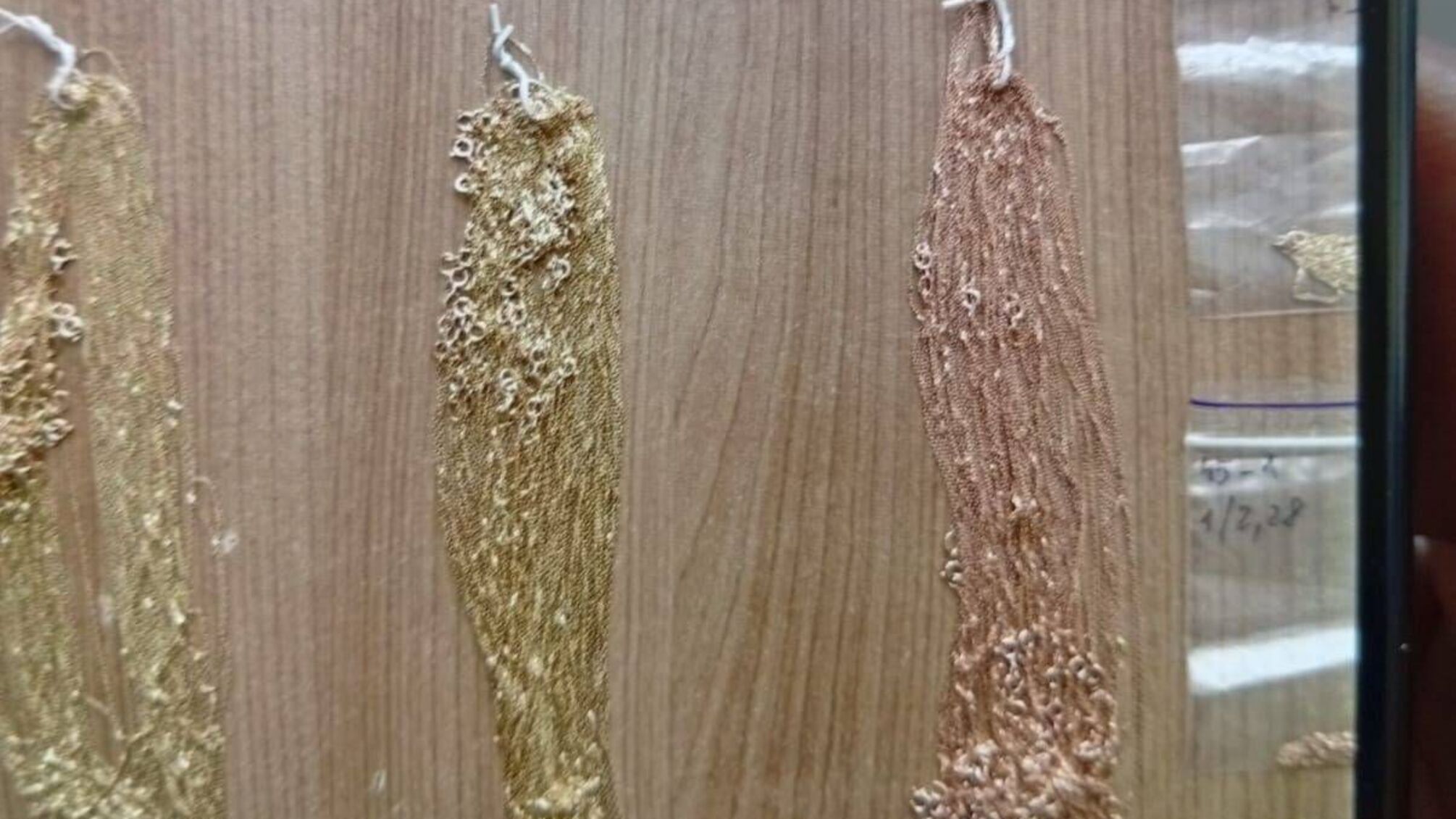 На кордоні з Молдовою затримали українця з сотнею золотих ланцюжків