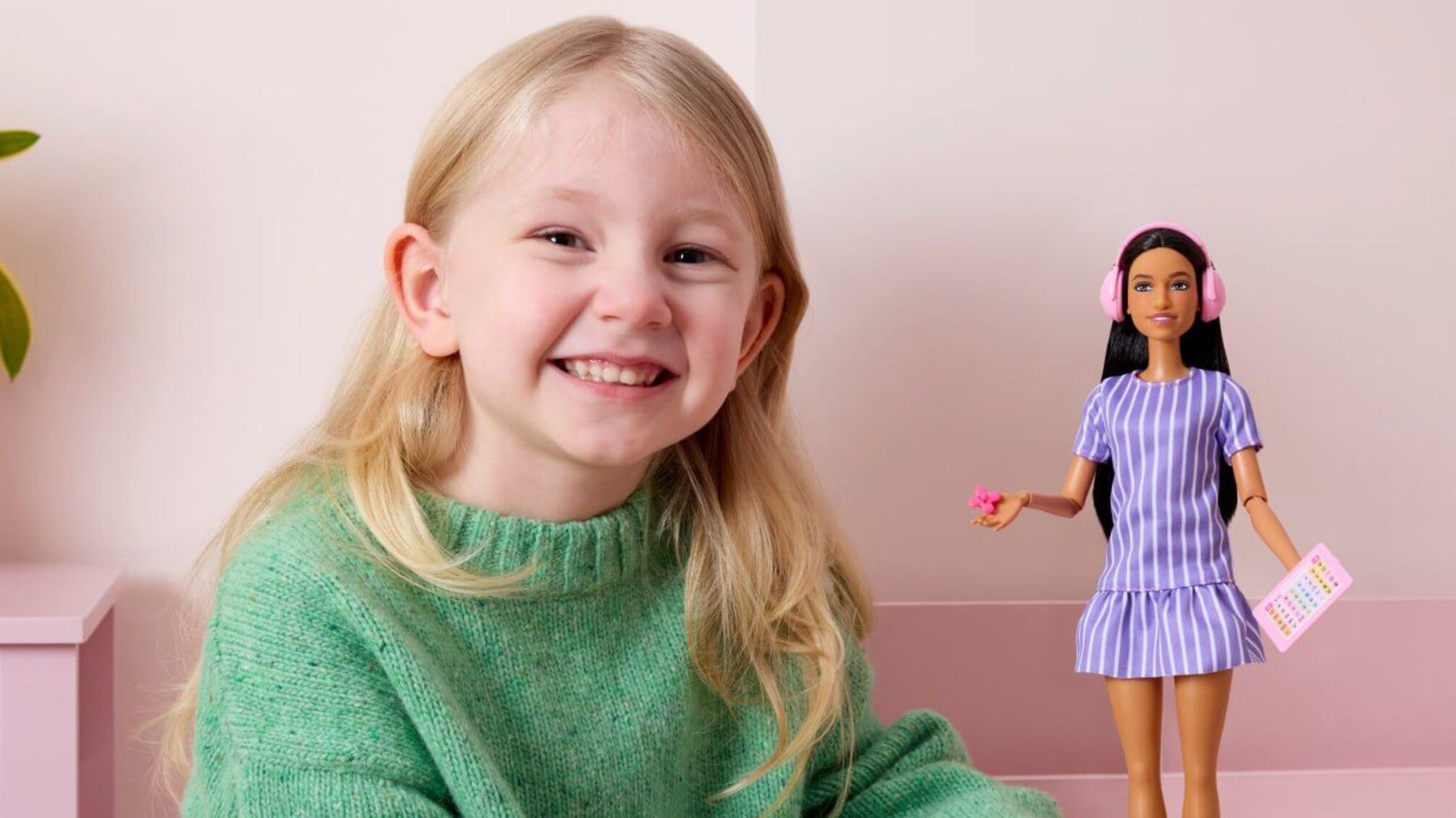 Mattel випустила першу в історії Barbie з аутизмом