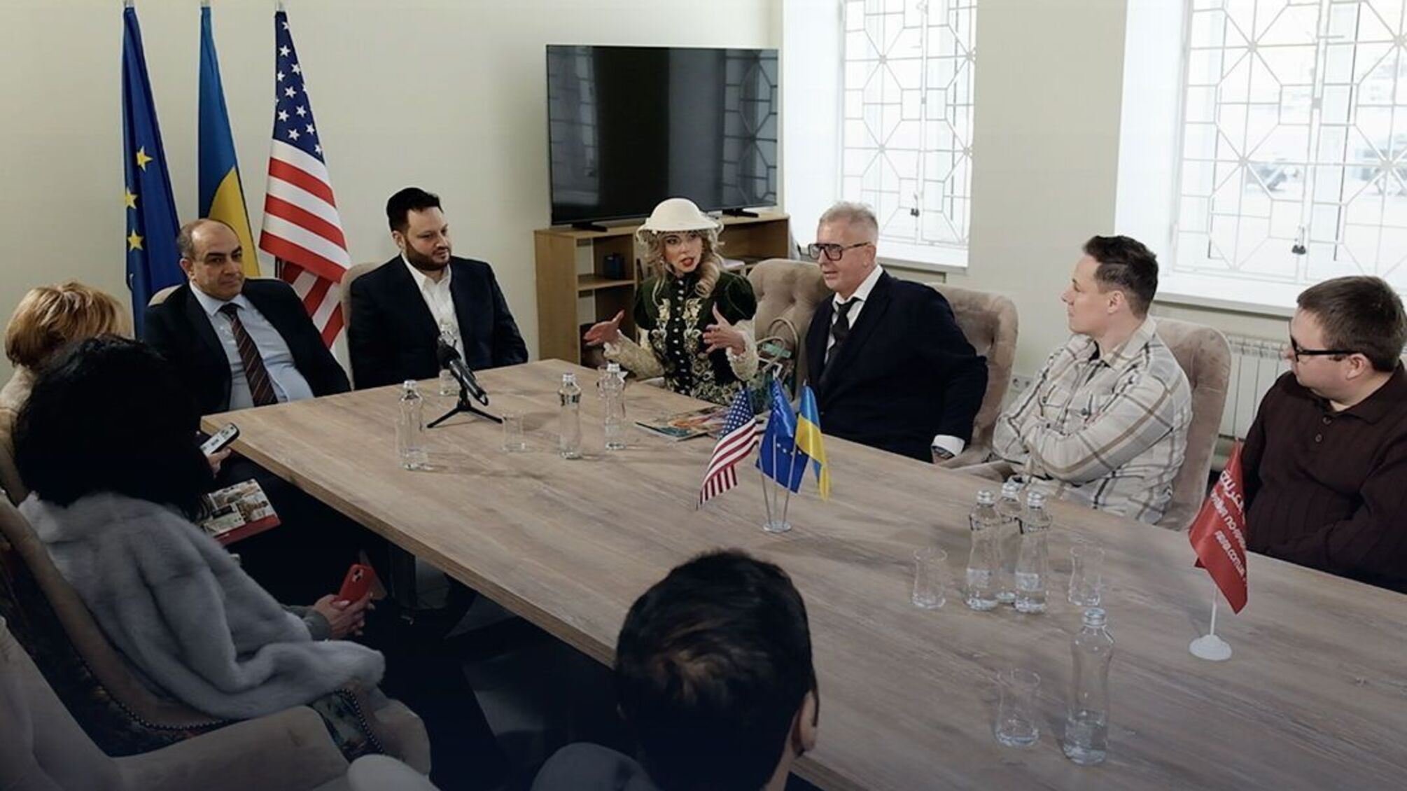 В Україні розпочав роботу фонд 'Все для людства': перші цілі та заяви засновників