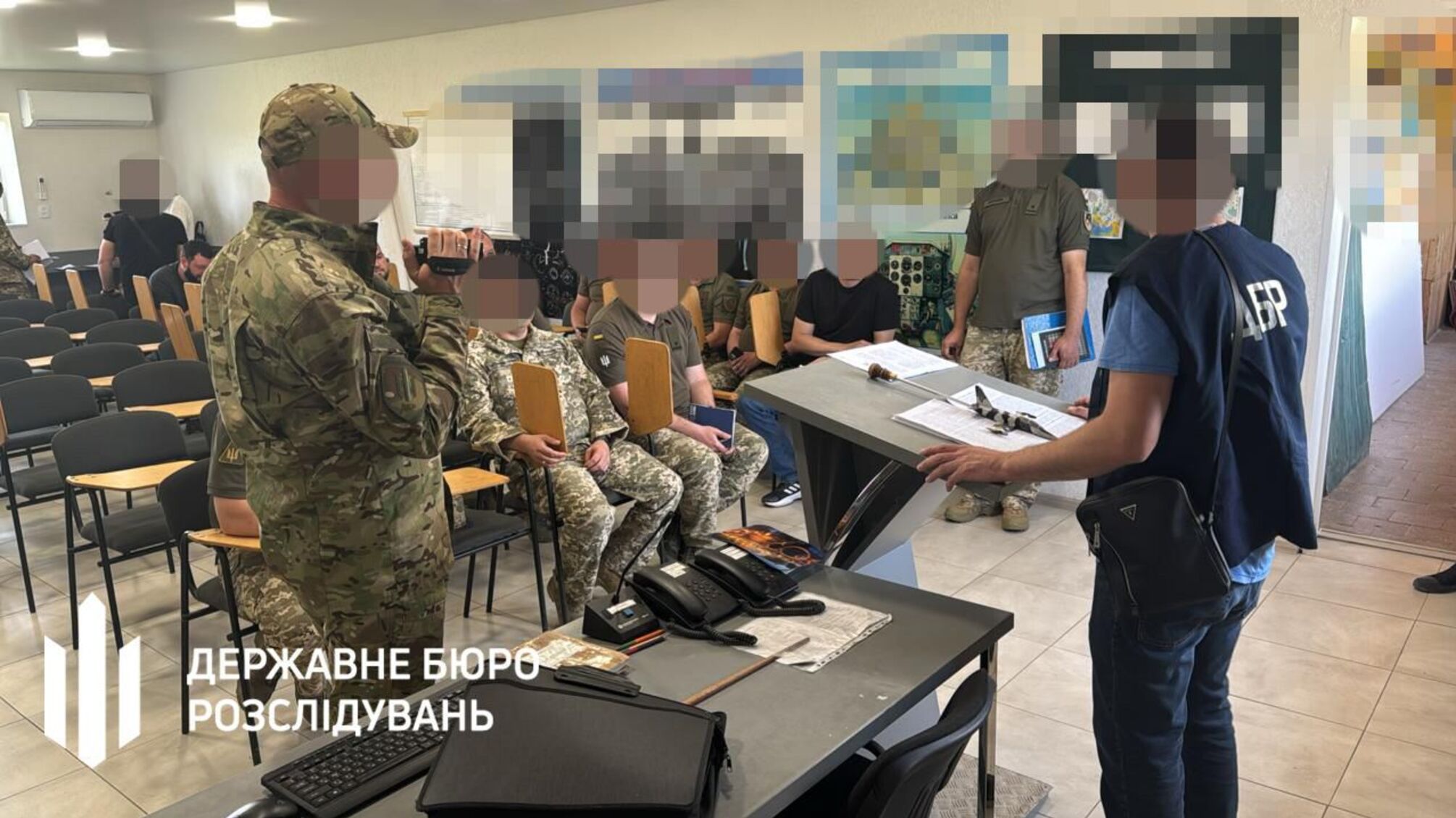 ДБР завершило расследование схемы присвоения горючего в авиационной бригаде