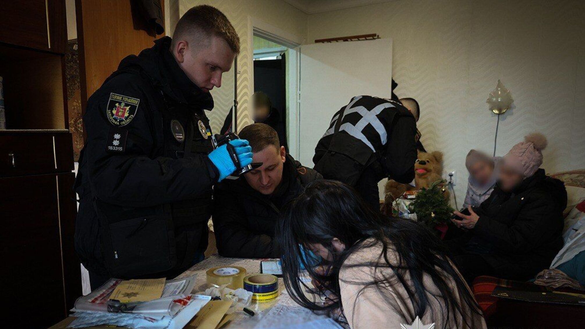 На Запоріжжі правоохоронці повідомили про підозри у справах щодо можливих злочинів проти дітей