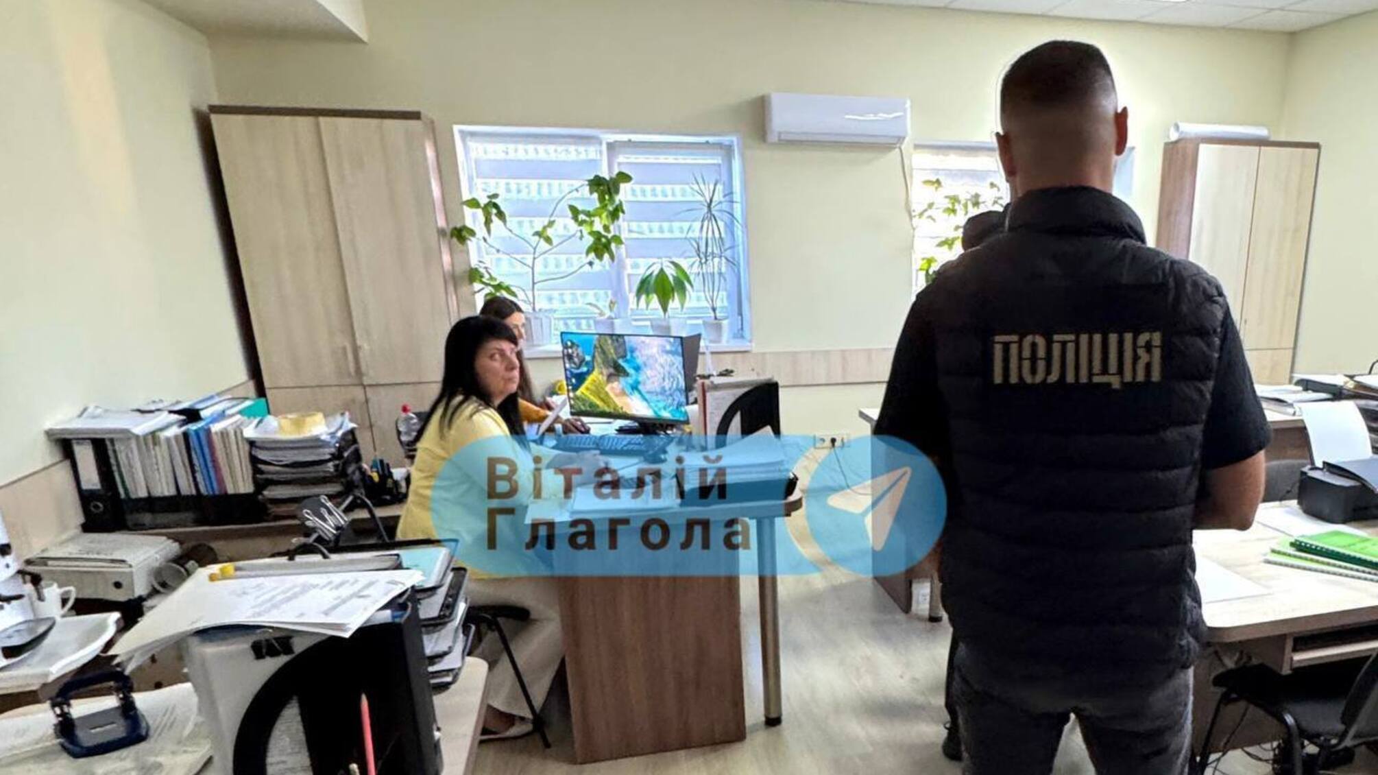 Закарпатье: руководитель образования получил подозрение из-за 700 тыс. грн «премиальных»