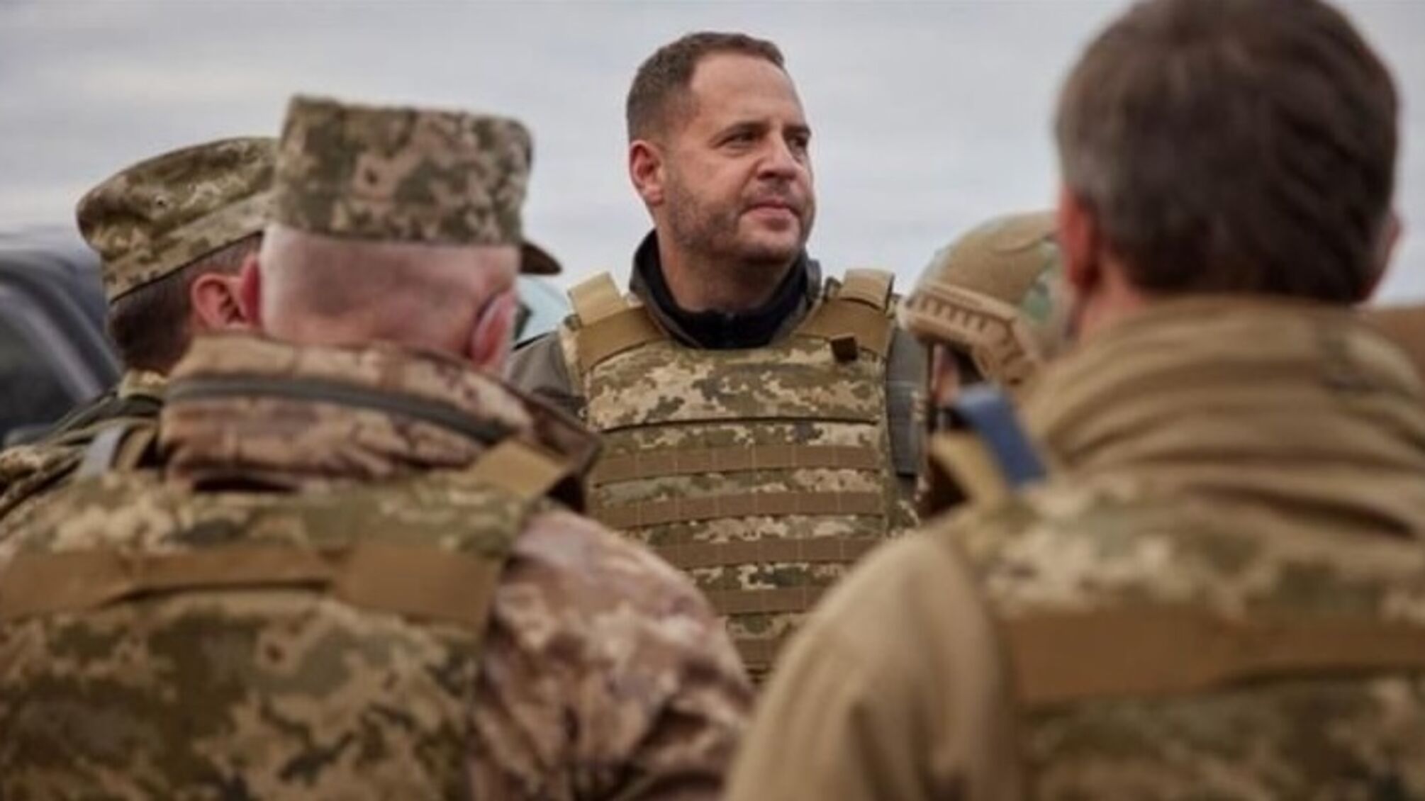 От заявлений к действиям: Андрей Ермак до сих пор не присоединился к Силам обороны