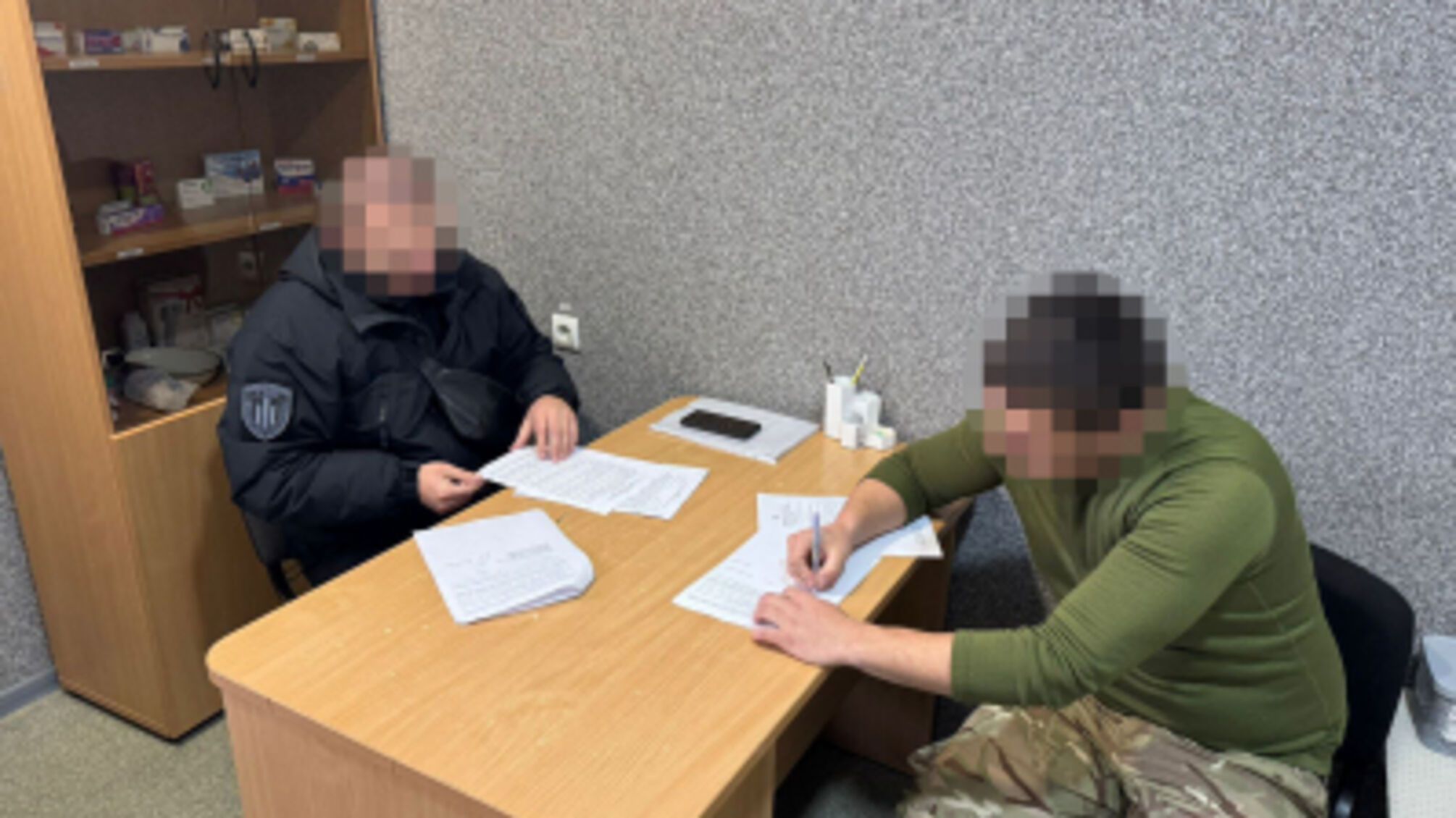ГБР разоблачило военных ТЦК, которые переправили за границу более 10 уклонистов