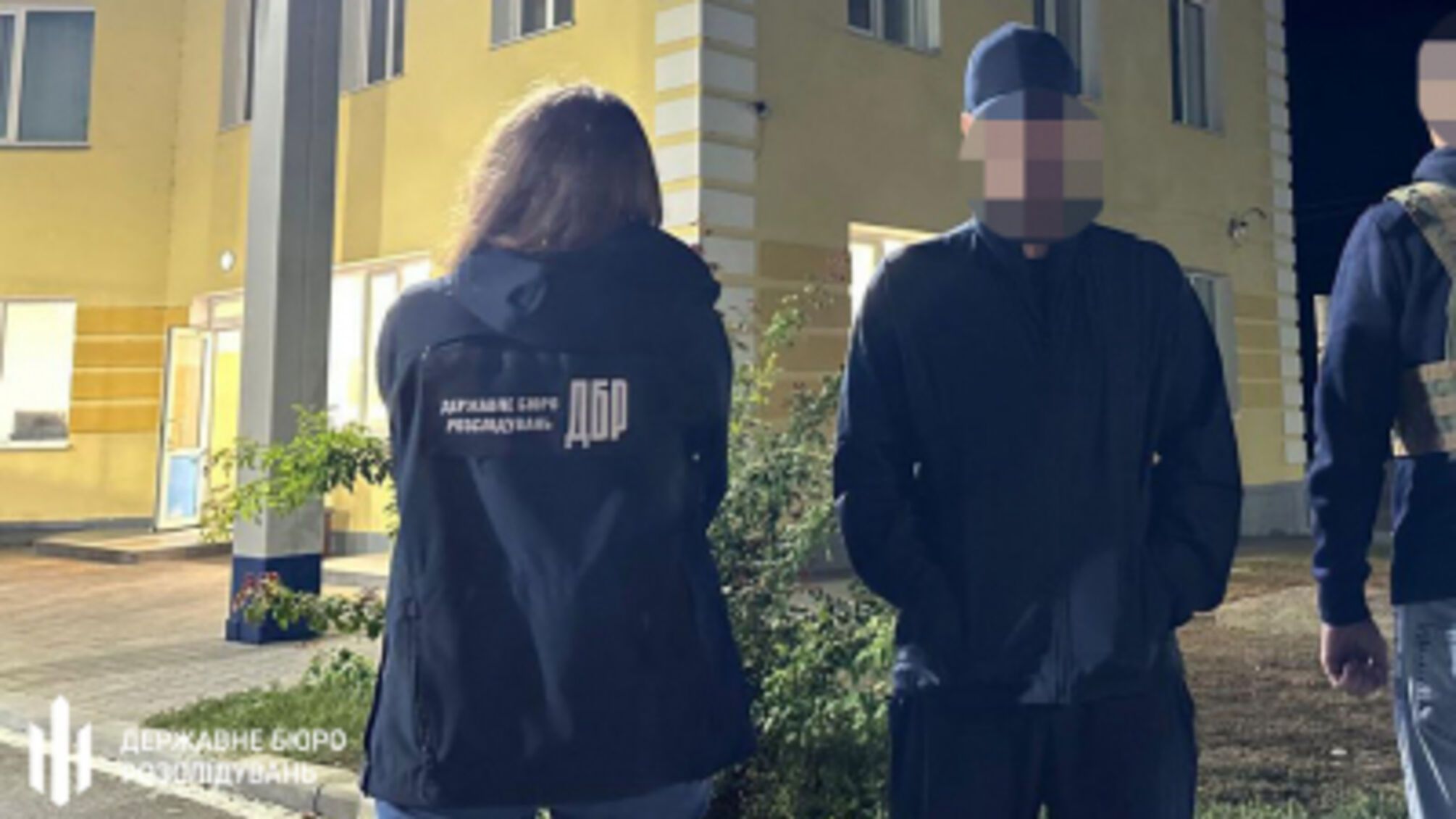 Фіктивні шлюби за $10 тисяч: на Одещині судитимуть жінку, яка допомагала військовим уникати служби