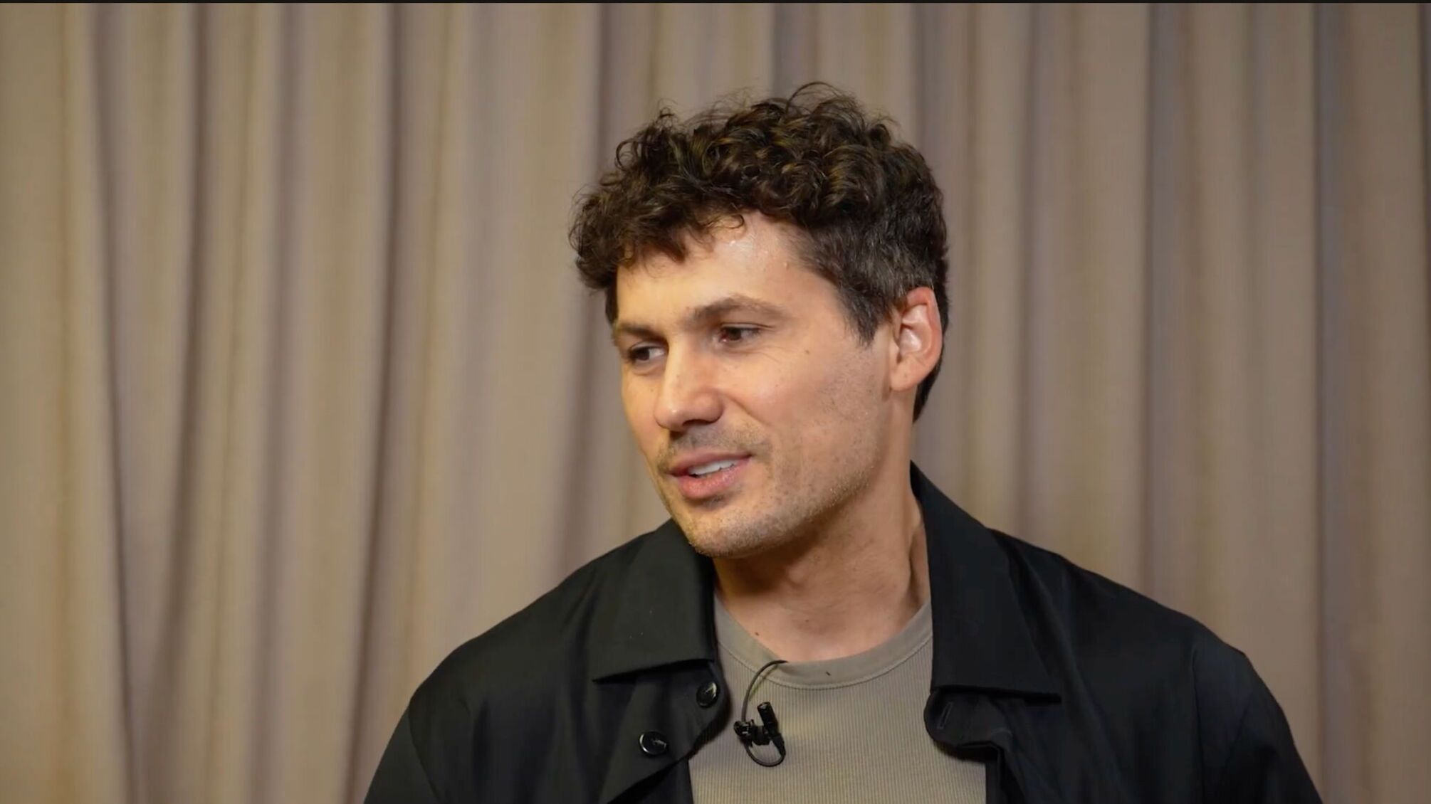 Хореограф Женя Кот з перев'язаною головою: перші фото після лікарні