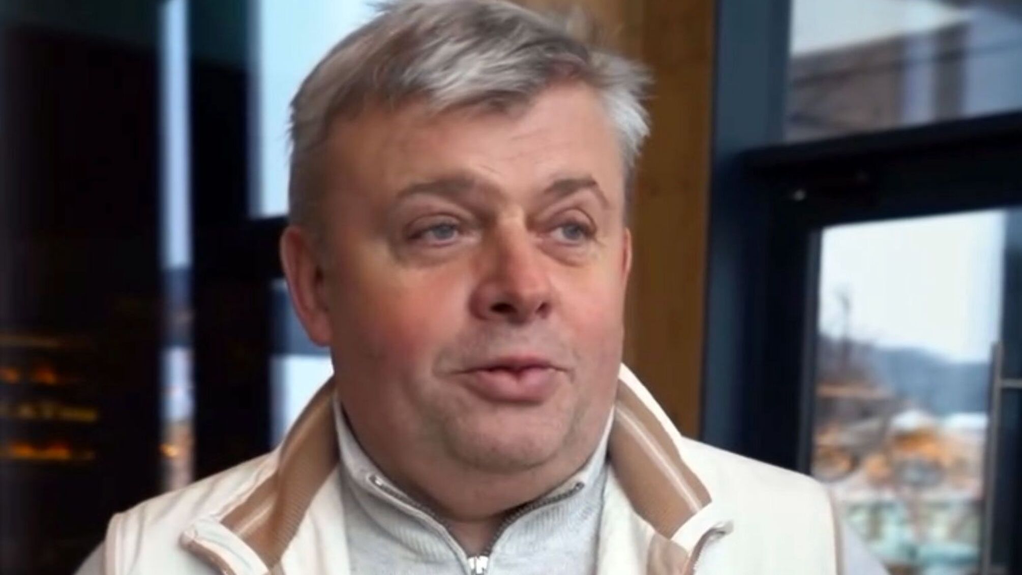 Бизнесмен, которого знает фронт: Григорий Козловский получил награду от 45-й артиллерийской бригады