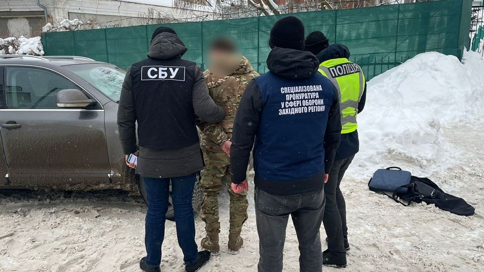 В Тернопольской области разоблачили коррупцию в ТЦК: военнослужащего задержали за взятку в 3 тысячи долларов