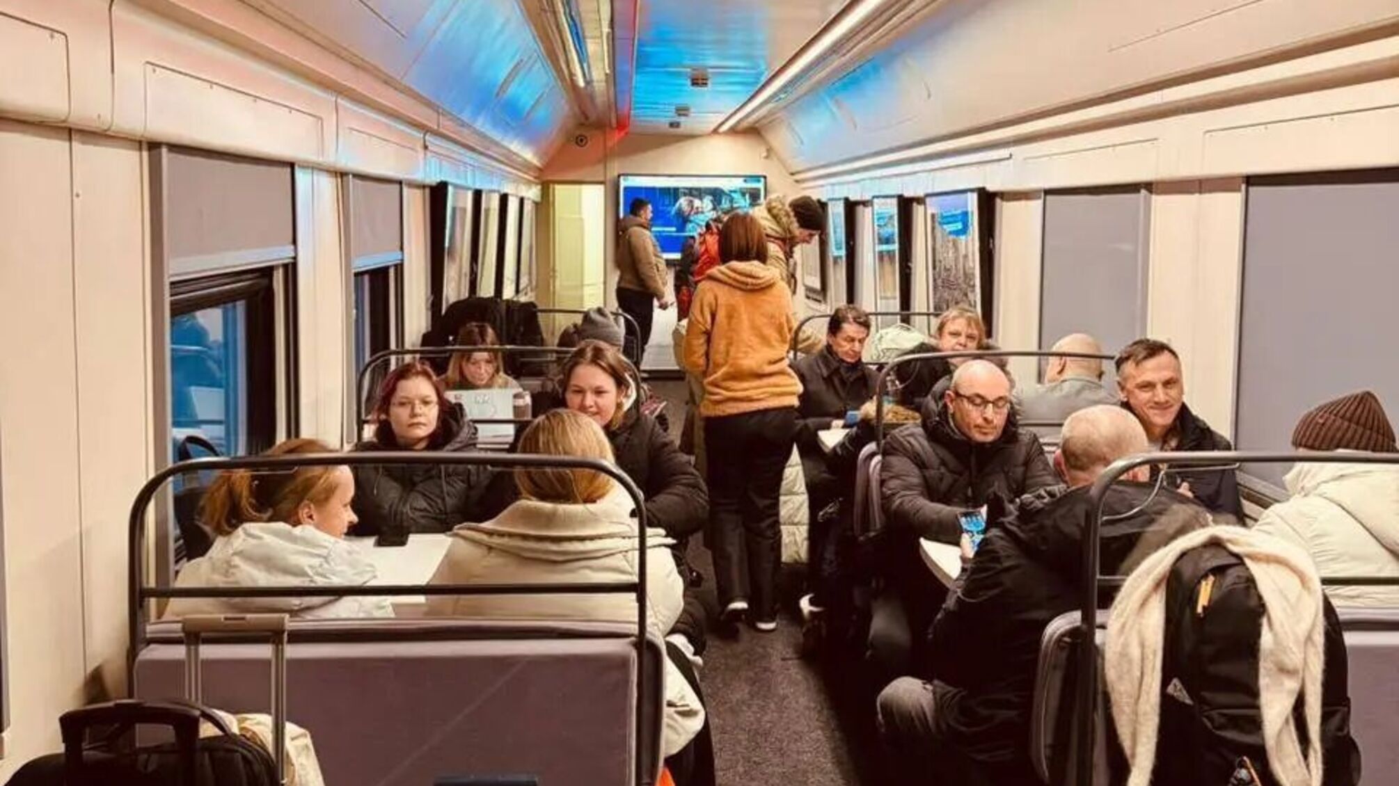 Укрзалізниця відкрила перший пункт незламності за кордоном: де саме він працює