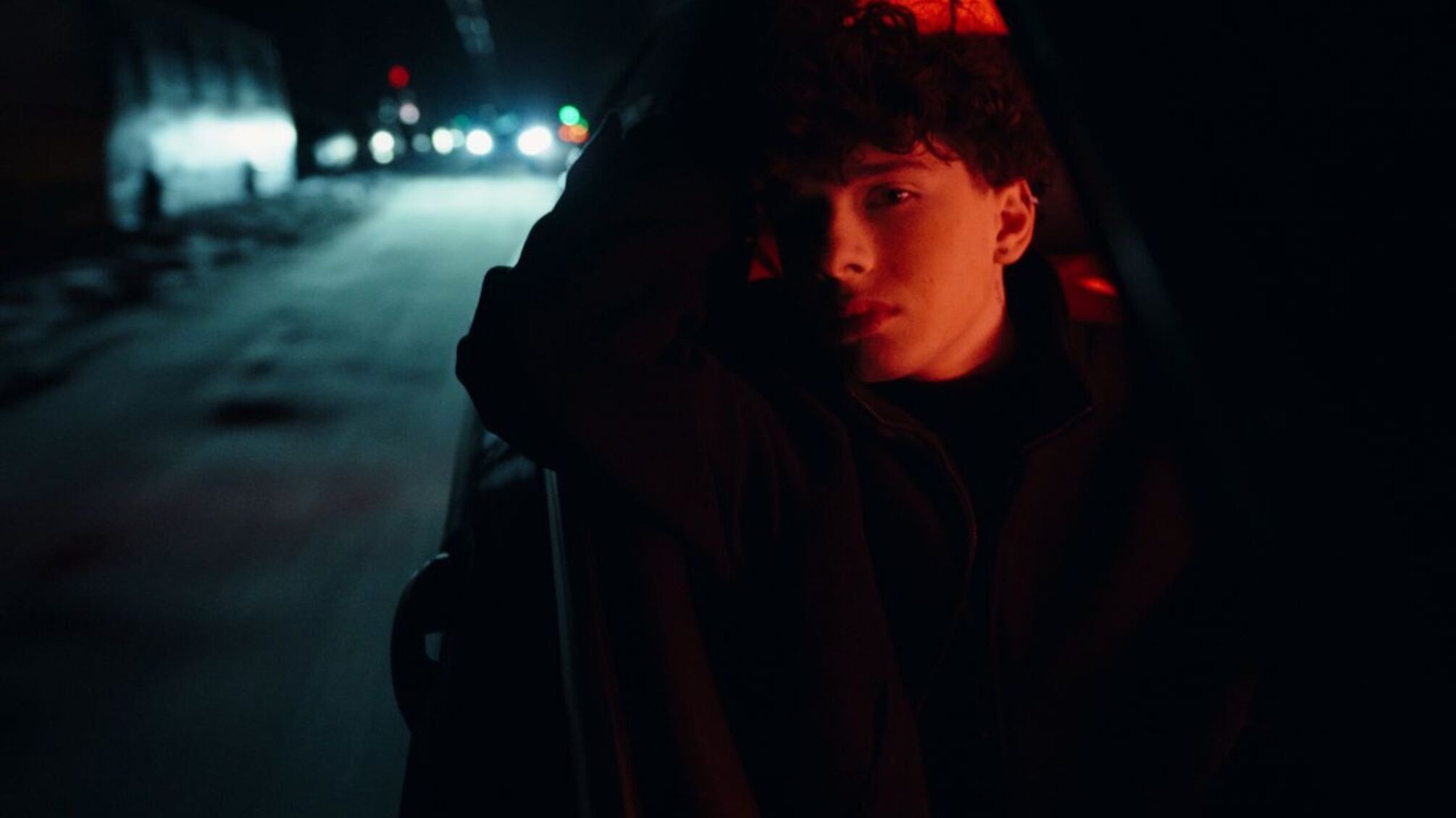 Муаяд презентує сингл 'Дистанція': нічна подорож знеструмленим Києвом