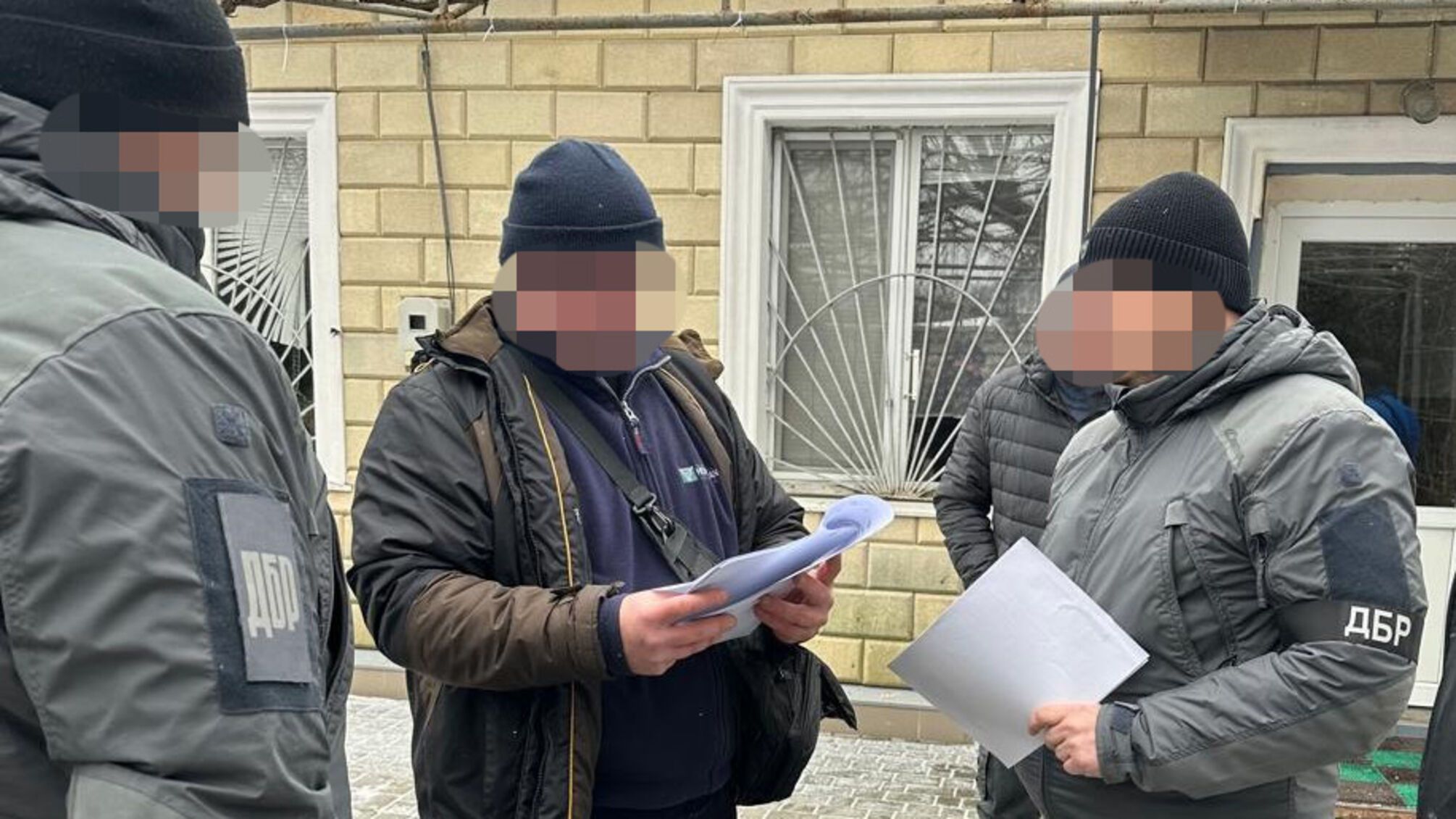 Посадовець КЕВ з Херсона переплатив за дрова для ЗСУ понад 600 тис. грн