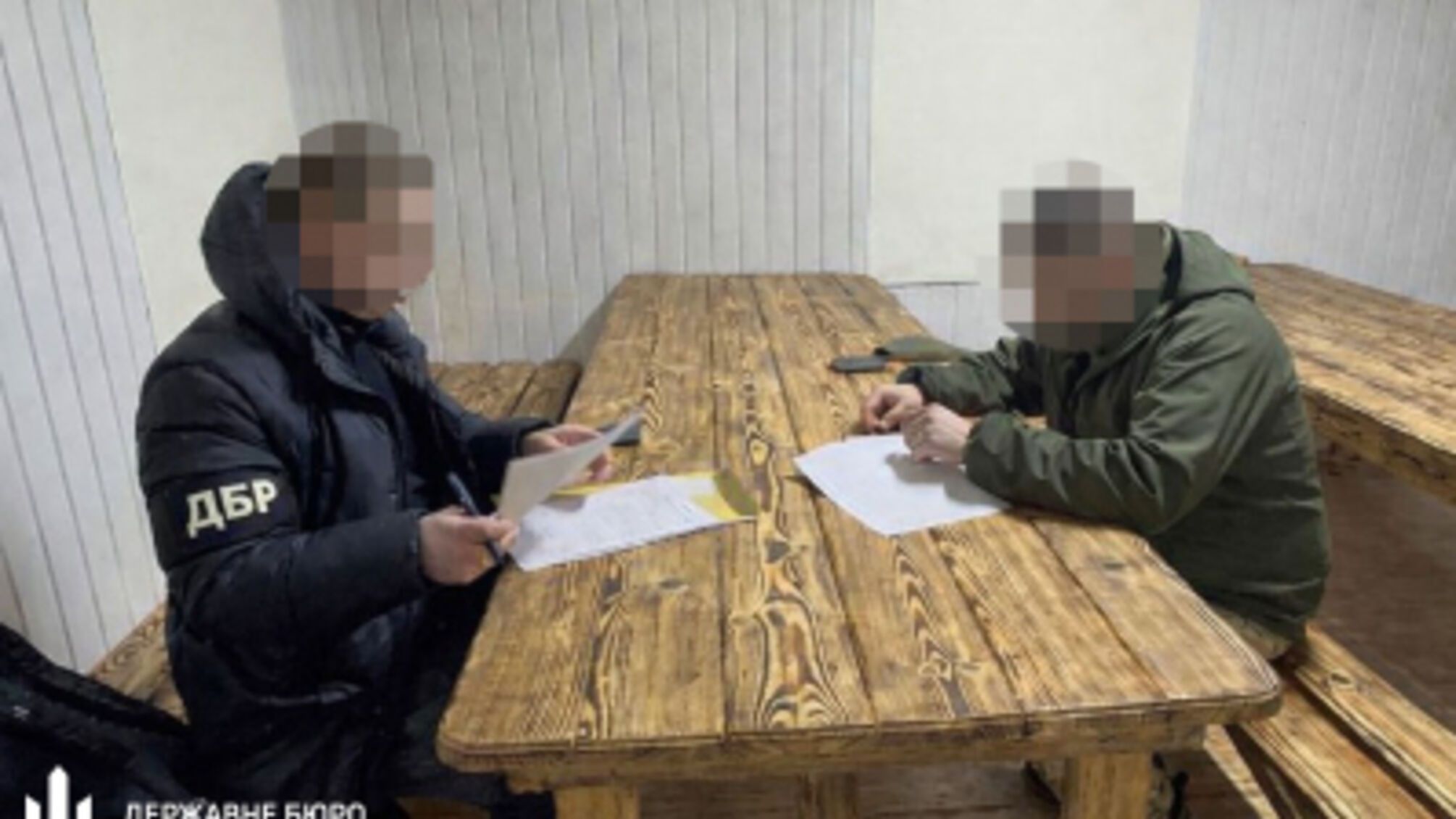 ДБР викрило схему ухилення від мобілізації в ТЦК Черкащини: 'відстрочка' за $10 тисяч