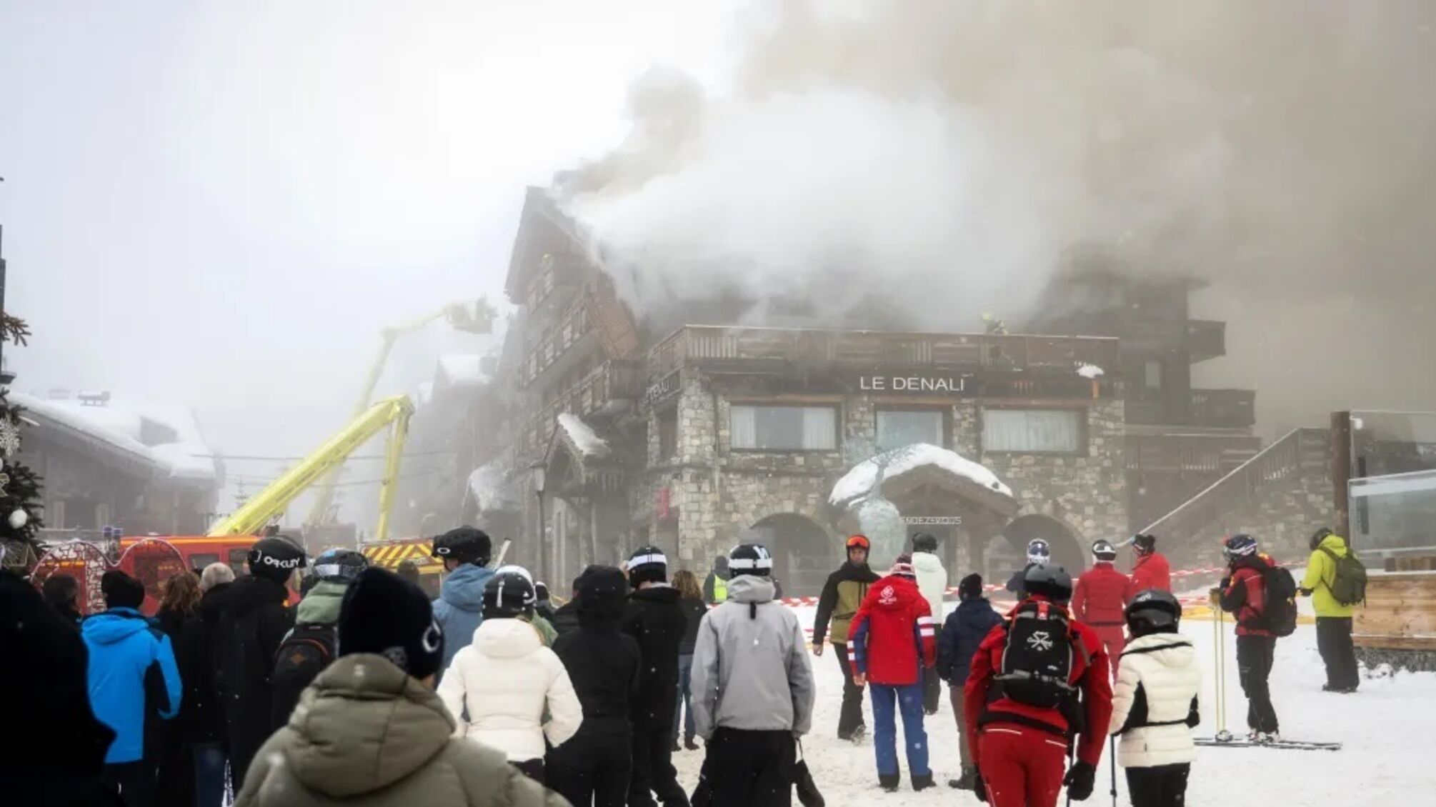 У французькому Куршевелі сталася пожежа в п’ятизірковому готелі Grandes Alpes