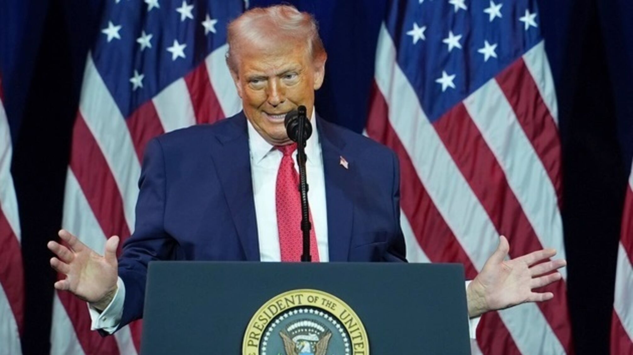 Трамп загострює відносини з Кубою через лайку на свого дипломата