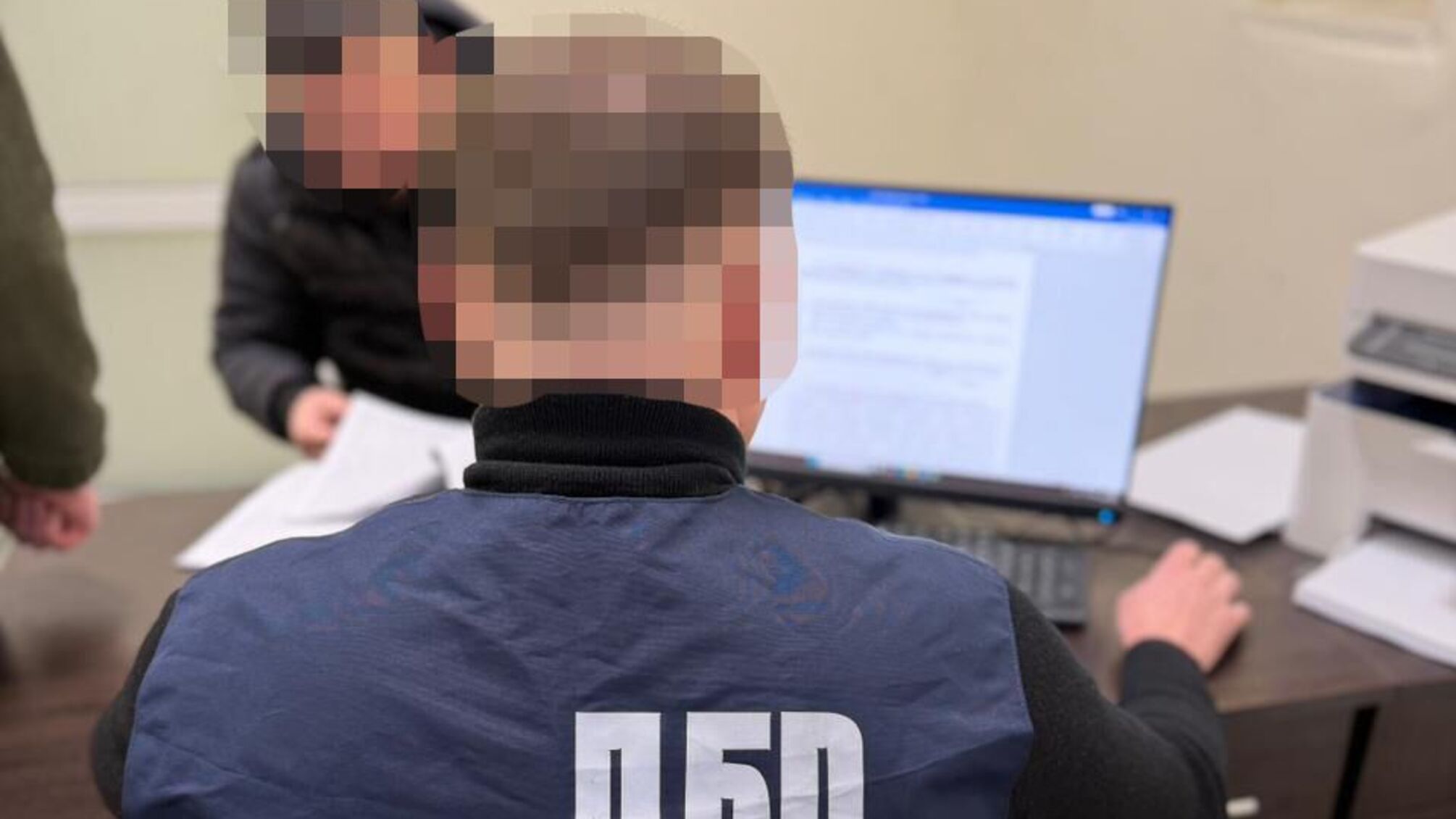 Неправдиві рапорти та мільйонні виплати: ДБР повідомило про підозру офіцеру НГУ