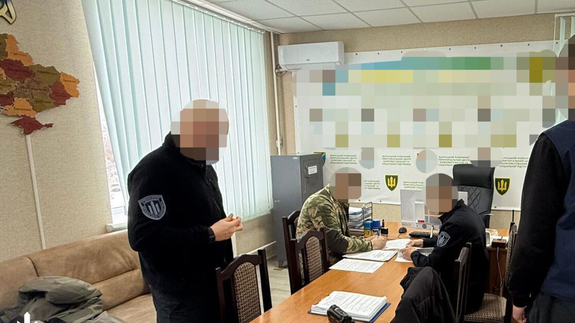 Посадовець вимагав до $12 тис. за відстрочку від мобілізації, — ДБР