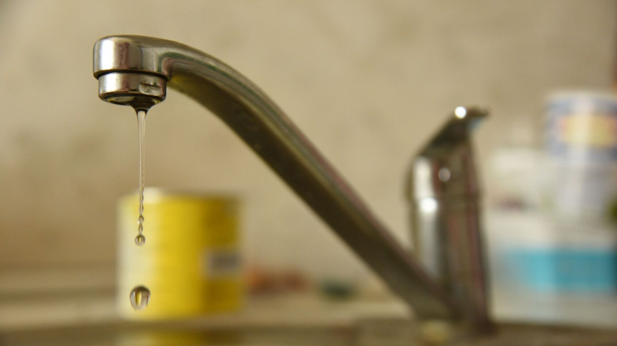 В Україні можуть запровадити графіки подачі води через тривалі знеструмлення